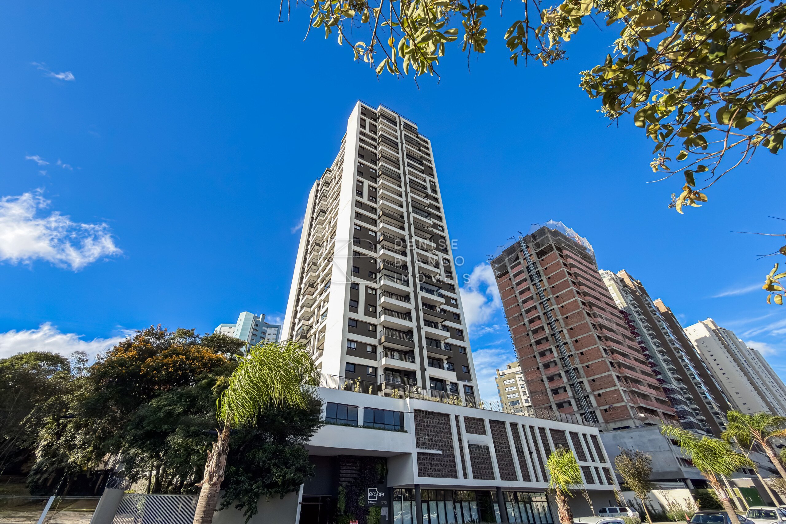 APARTAMENTO em Jardim Botânico - Ref: DB0153