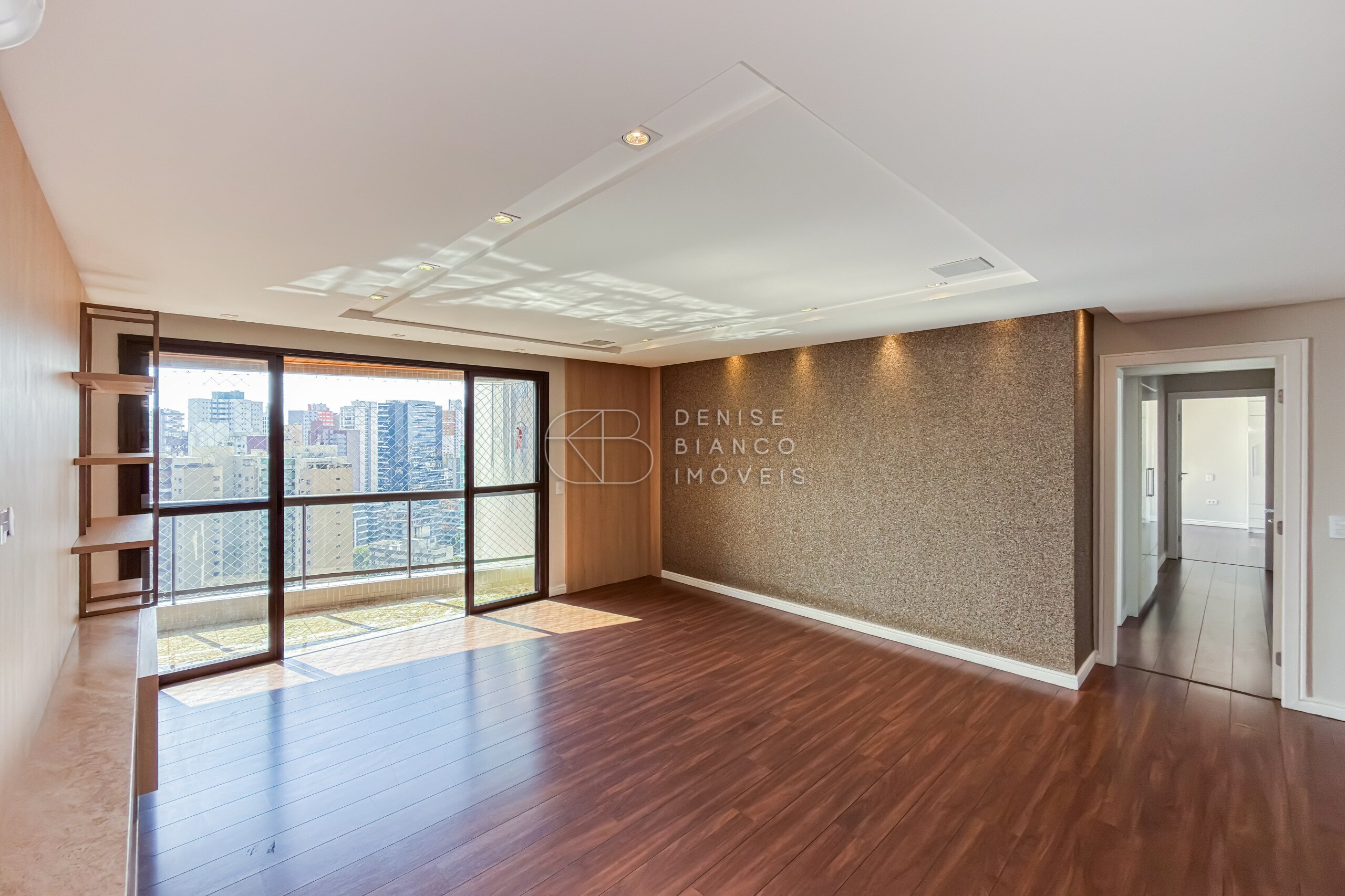 APARTAMENTO em Água Verde - Ref: DB0156
