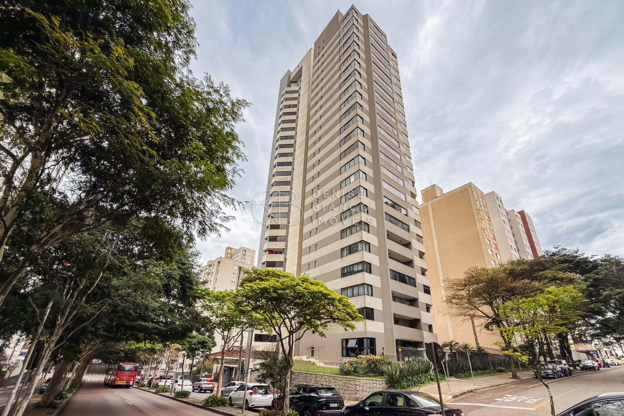 APARTAMENTO em Bigorrilho - Ref: DB0157