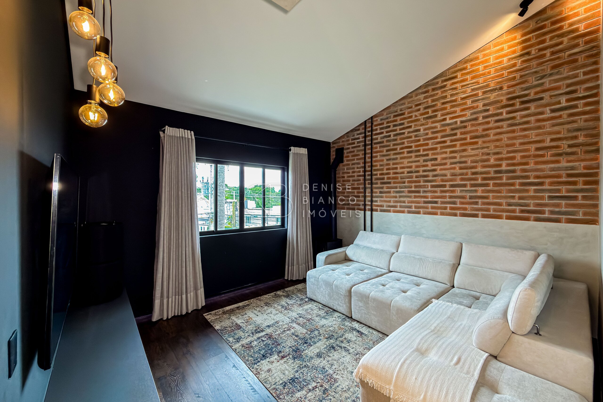 CASA em Santa Felicidade - Ref: DB0158