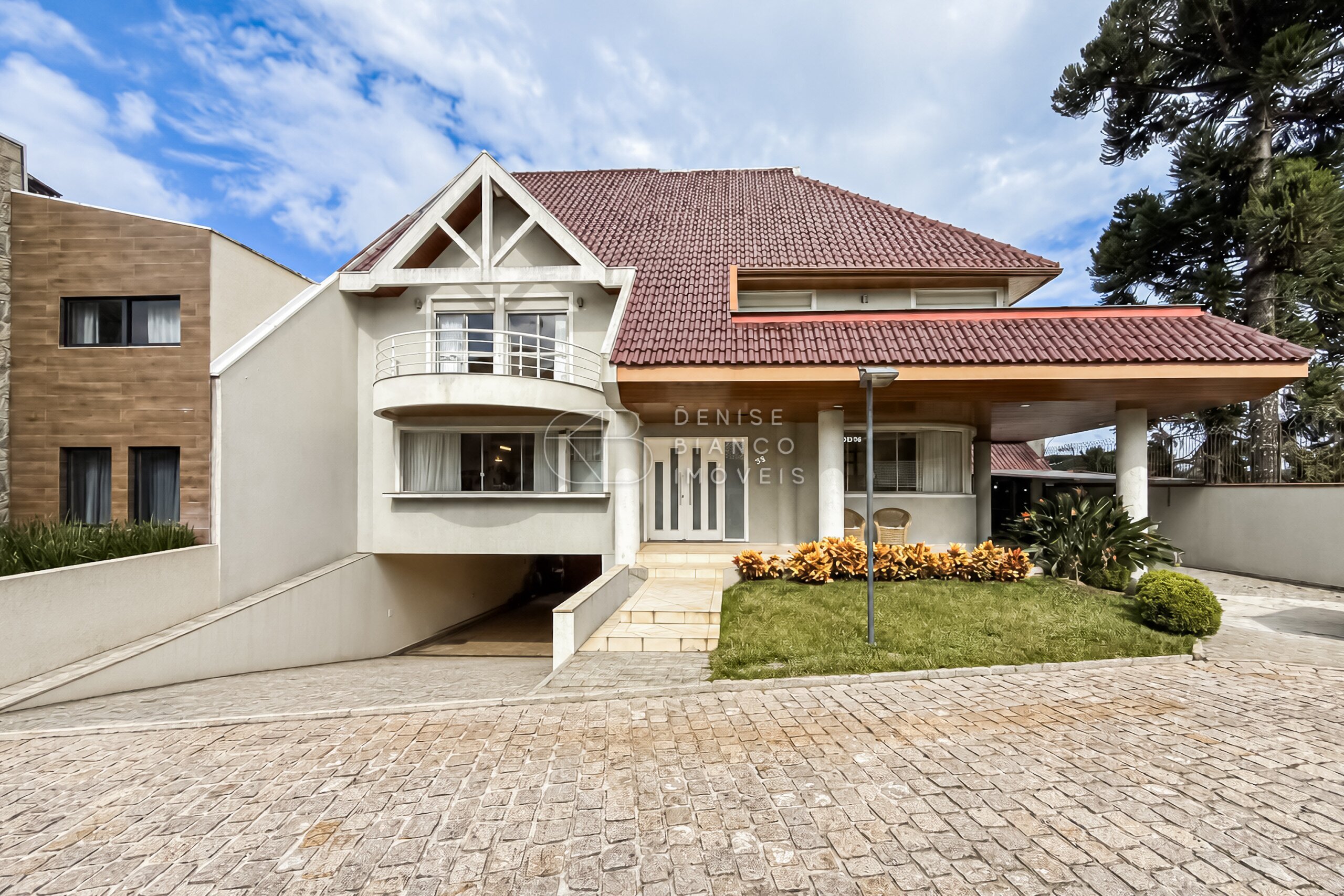 CASA EM CONDOMÍNIO em Seminário - Ref: DB0159