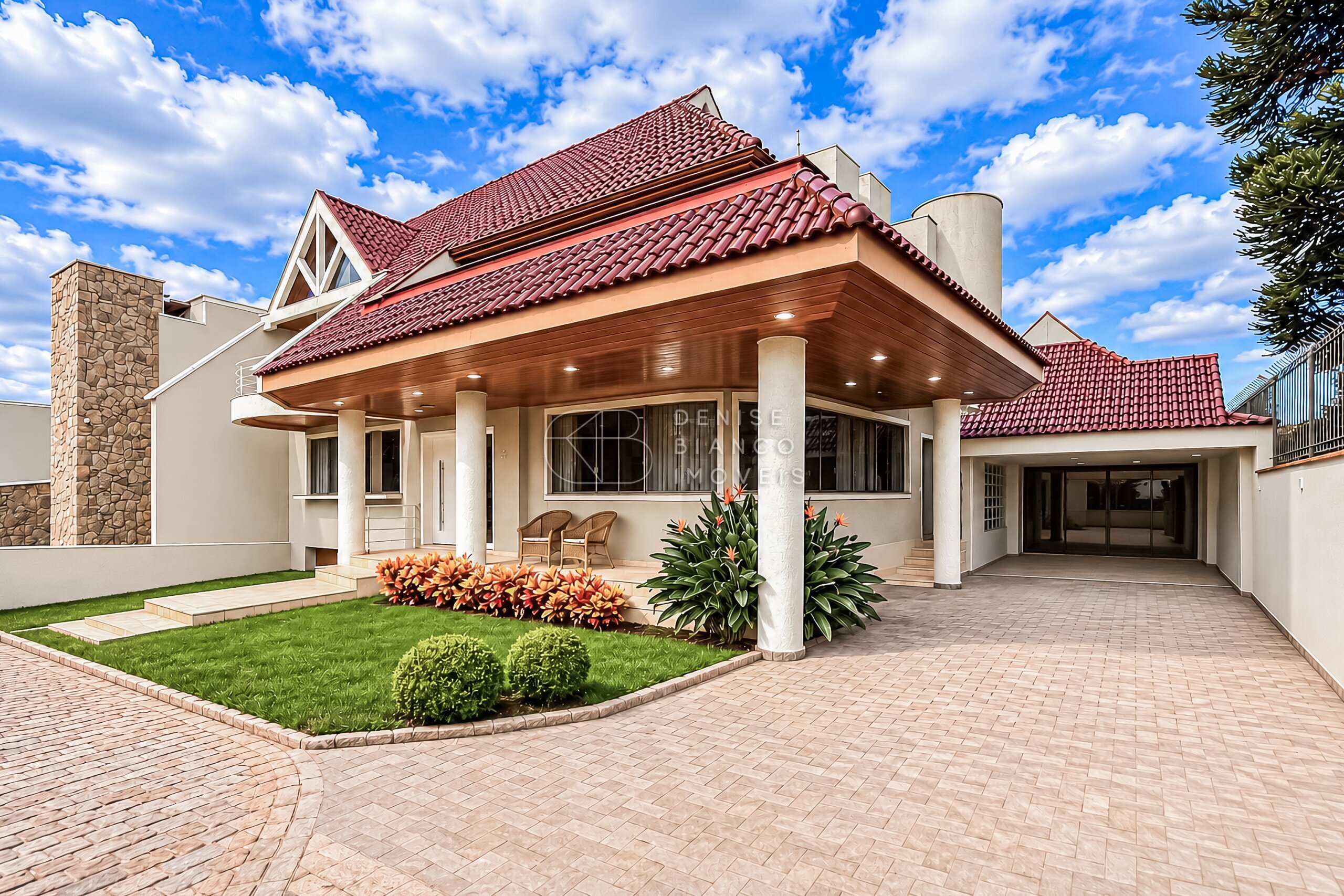 CASA EM CONDOMÍNIO em Seminário - Ref: DB0159