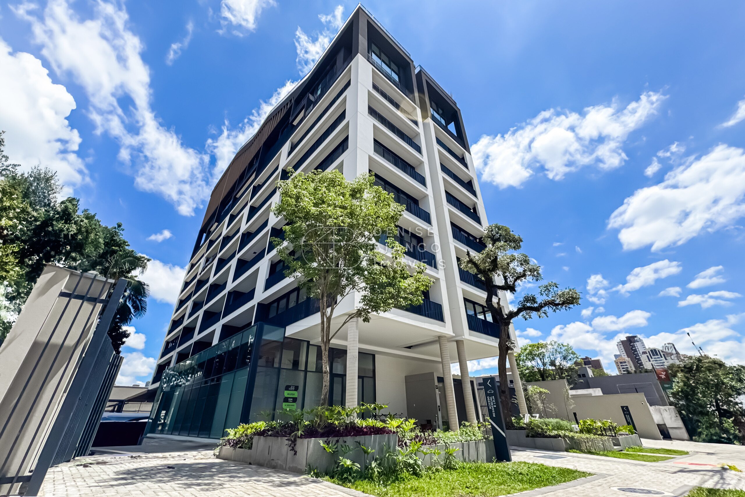 APARTAMENTO em Batel - Ref: DB0162