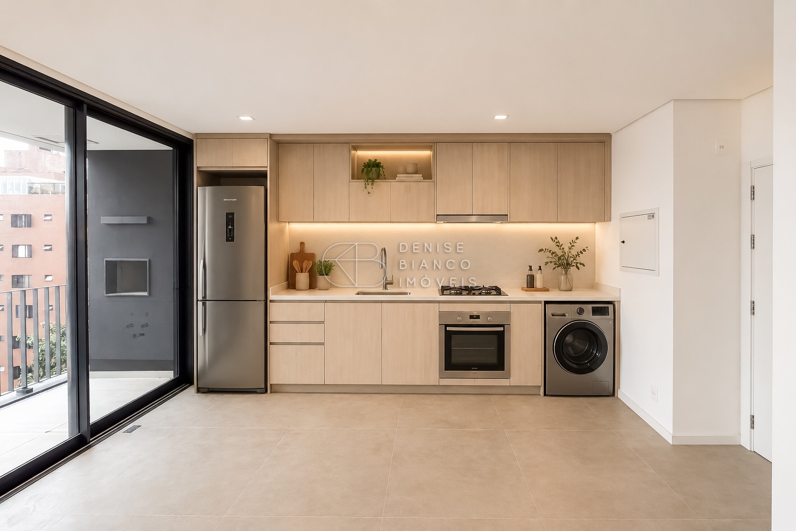 APARTAMENTO em Batel - Ref: DB0168