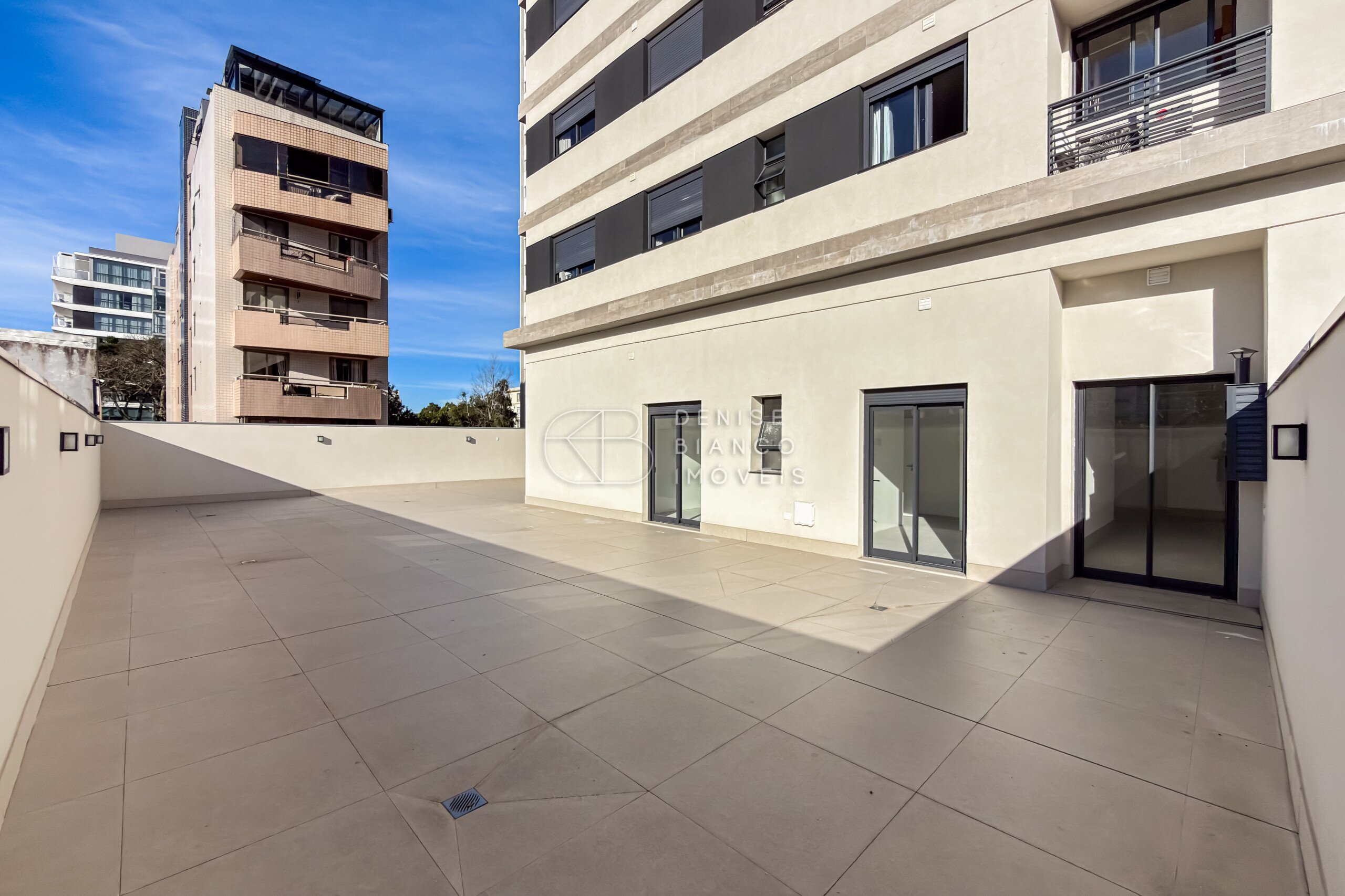 APARTAMENTO em Água Verde - Ref: DB0174