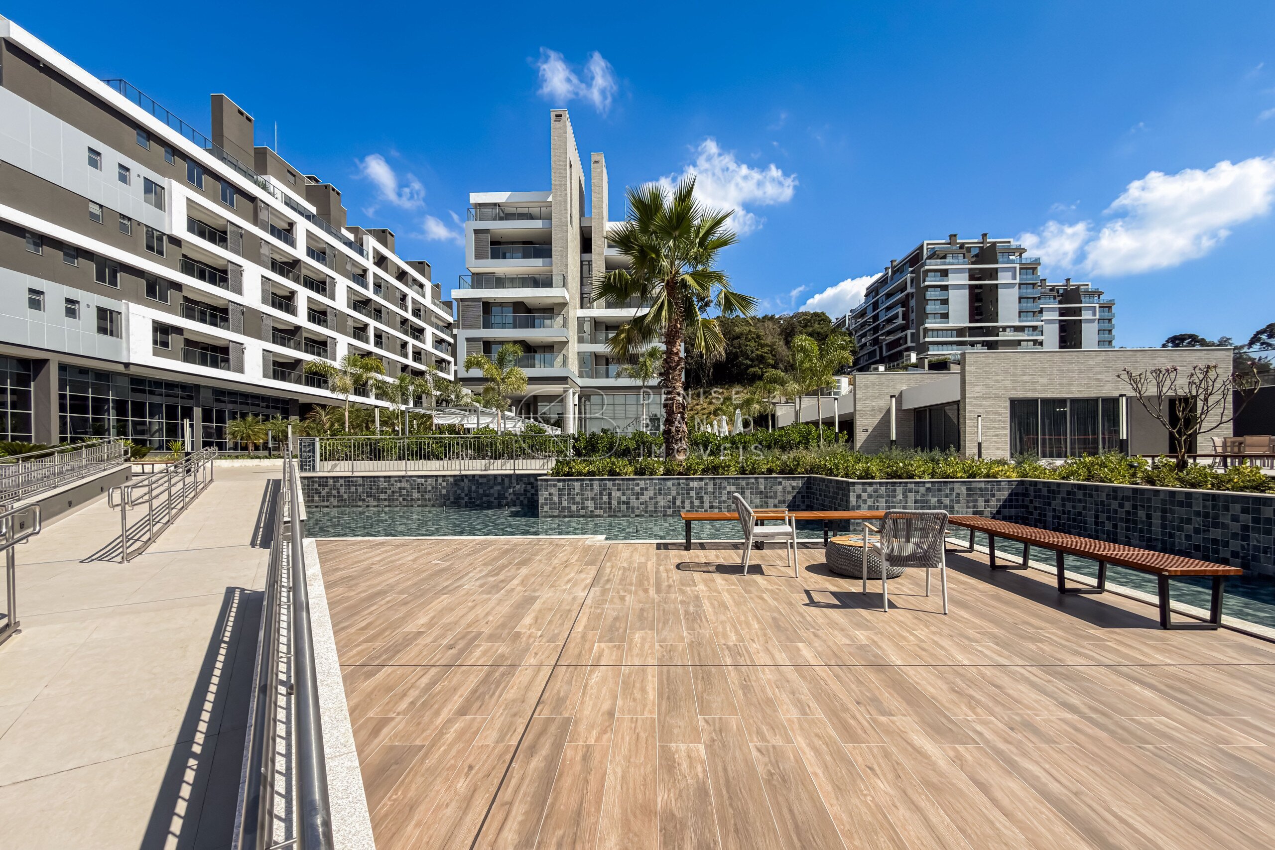 APARTAMENTO em Barigui - Ref: DB0178