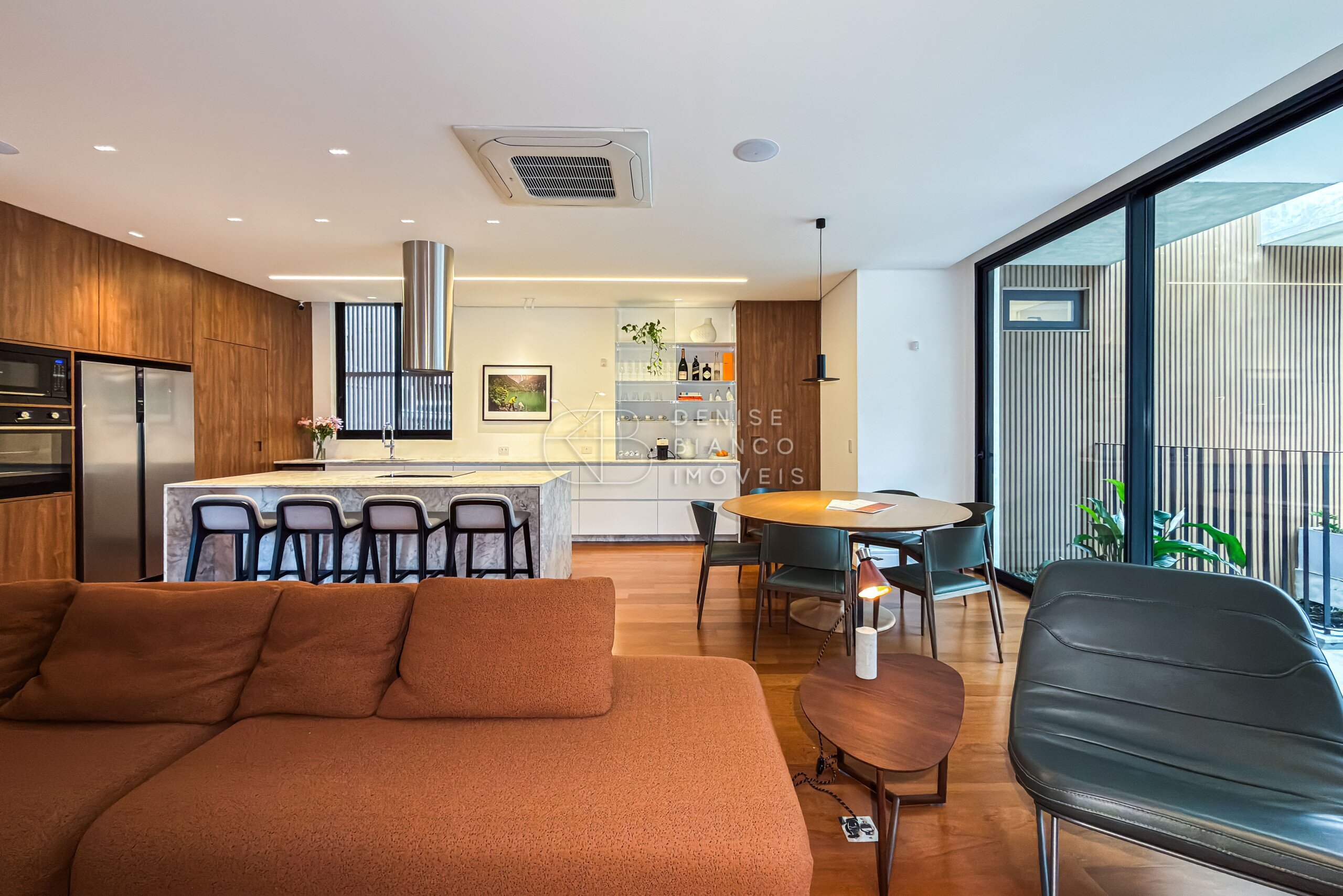 APARTAMENTO em Ahú - Ref: DB0183
