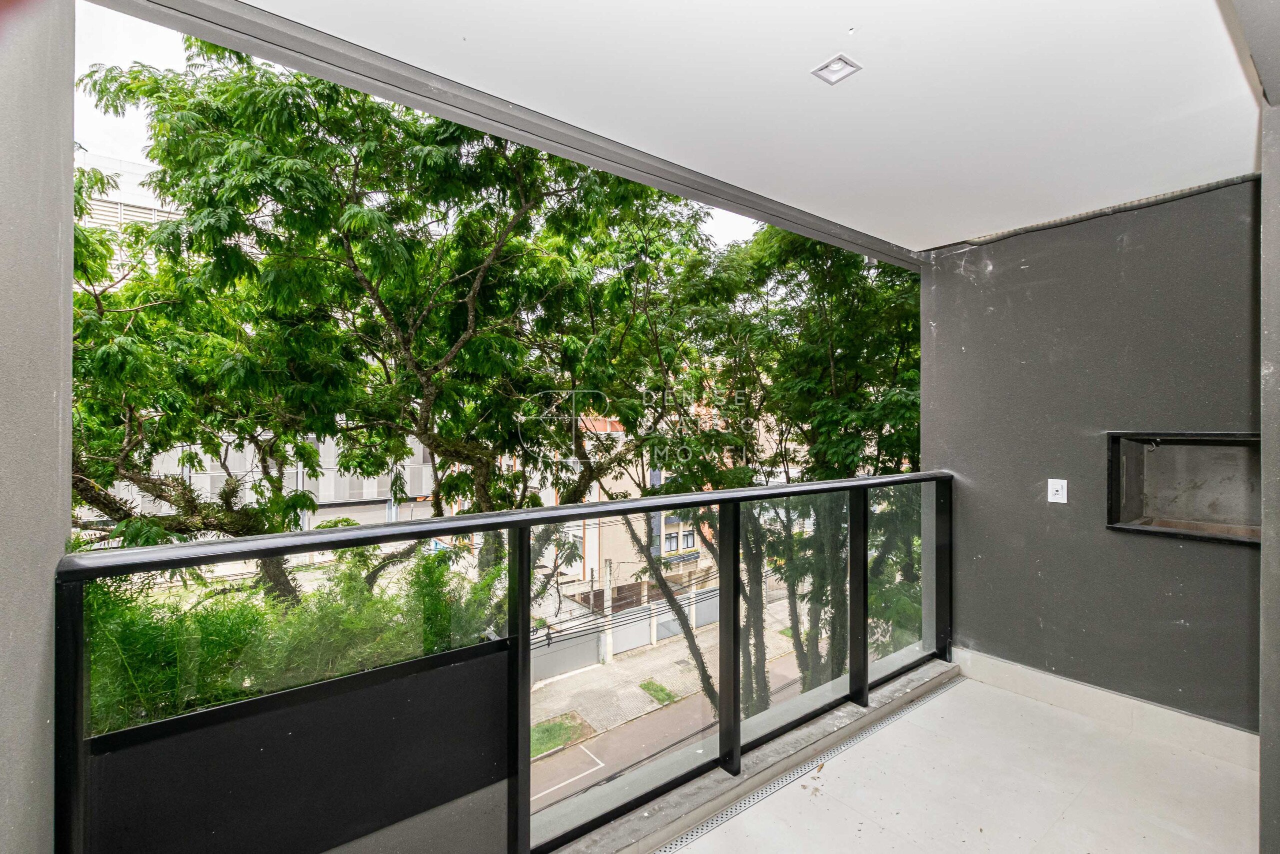 APARTAMENTO em Água Verde - Ref: DB0187