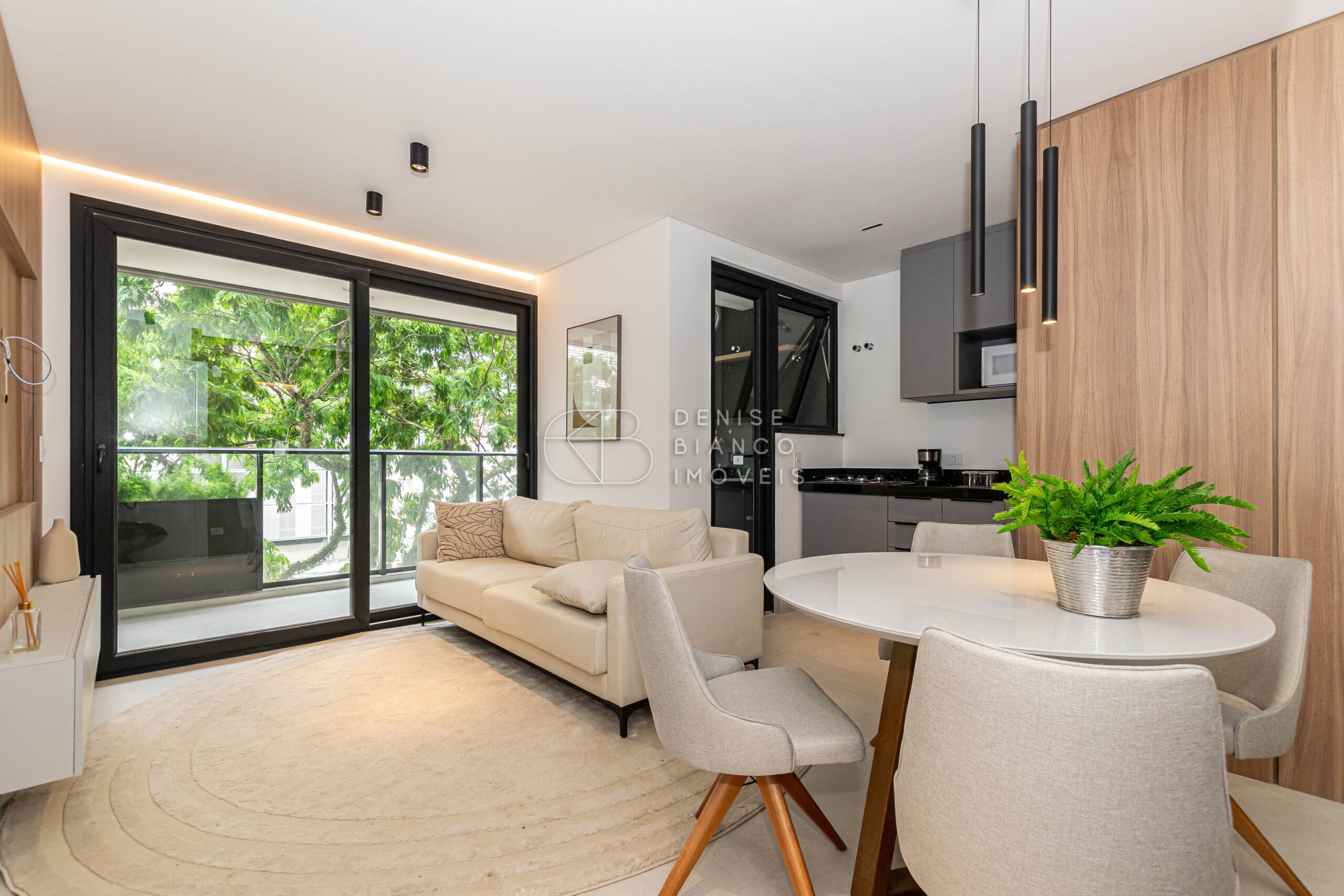 APARTAMENTO em Água Verde - Ref: DB0187