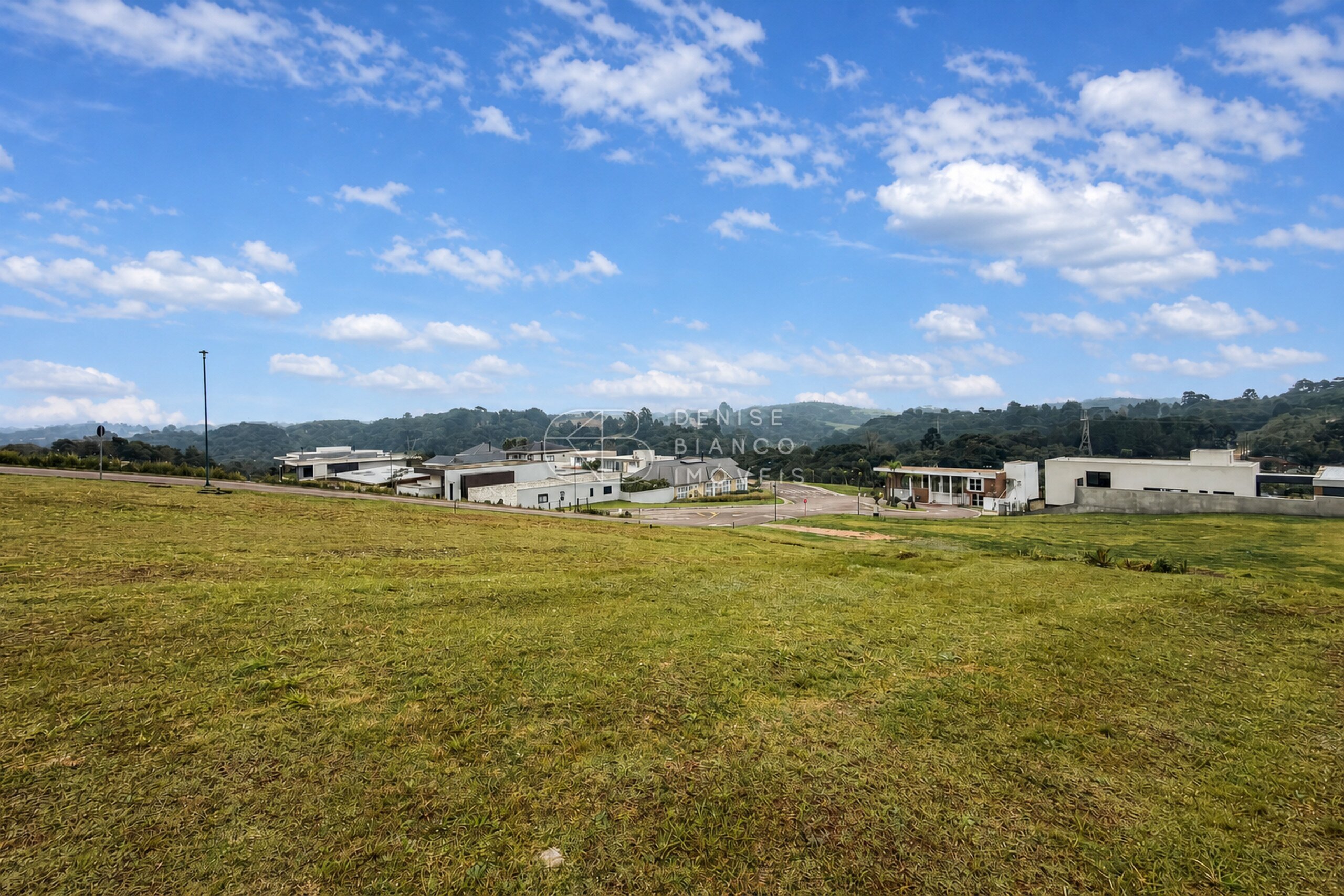 TERRENO EM CONDOMÍNIO em Cidade Industrial - Ref: DB0205