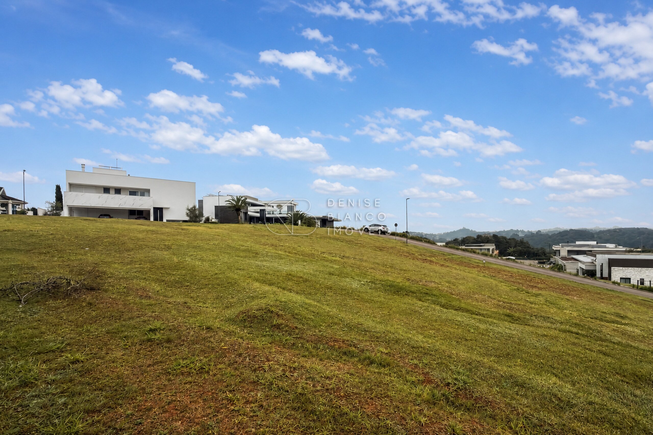 TERRENO EM CONDOMÍNIO em Cidade Industrial - Ref: DB0205