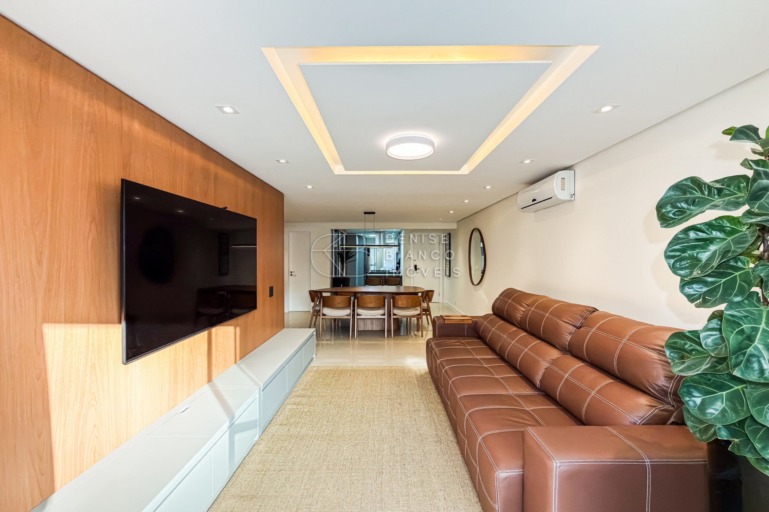 APARTAMENTO em Batel - Ref: DB0206