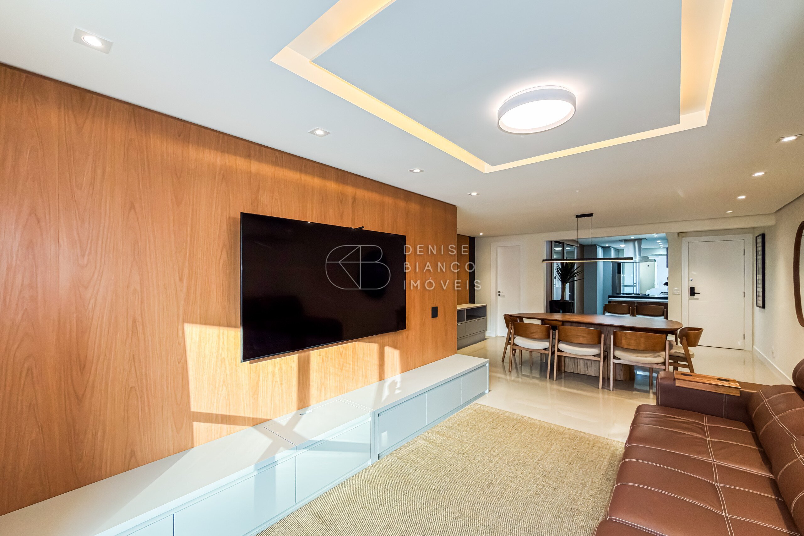 APARTAMENTO em Batel - Ref: DB0206