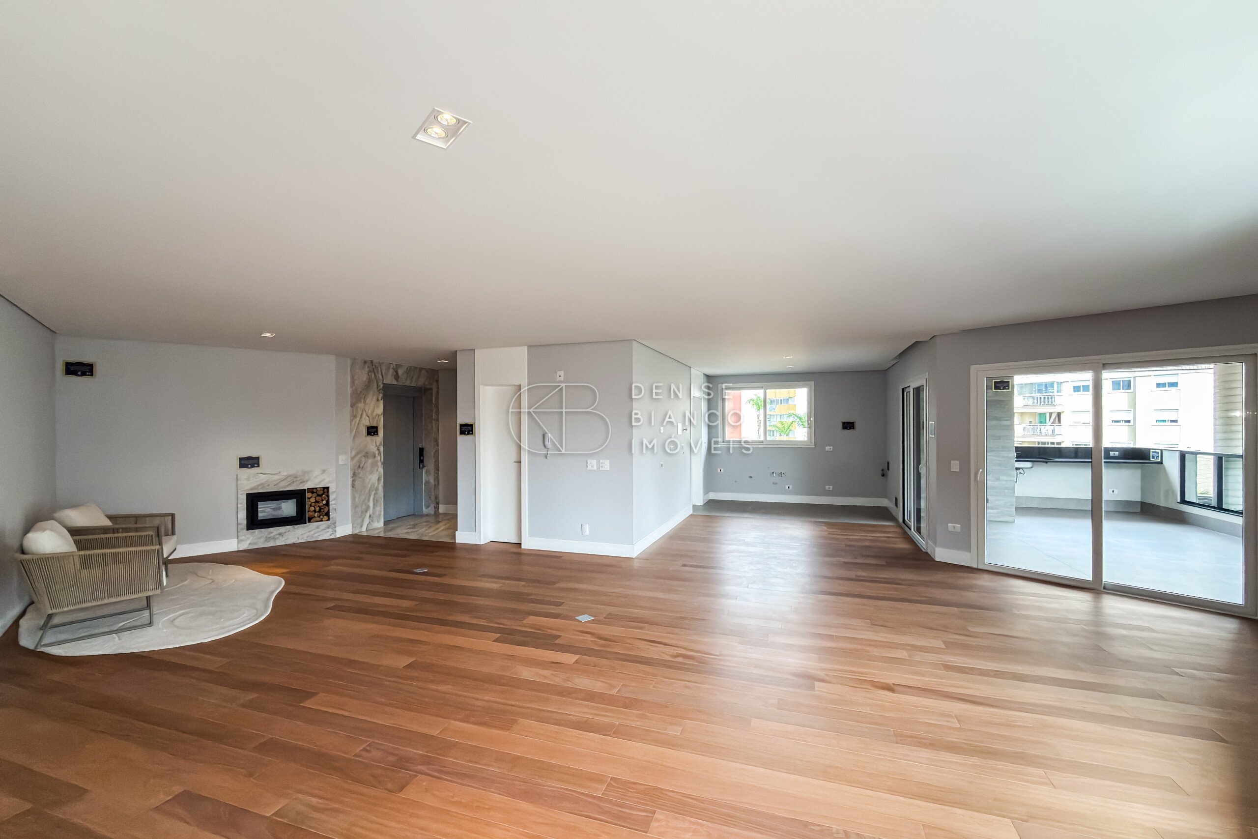 APARTAMENTO em Juvevê - Ref: DB0212