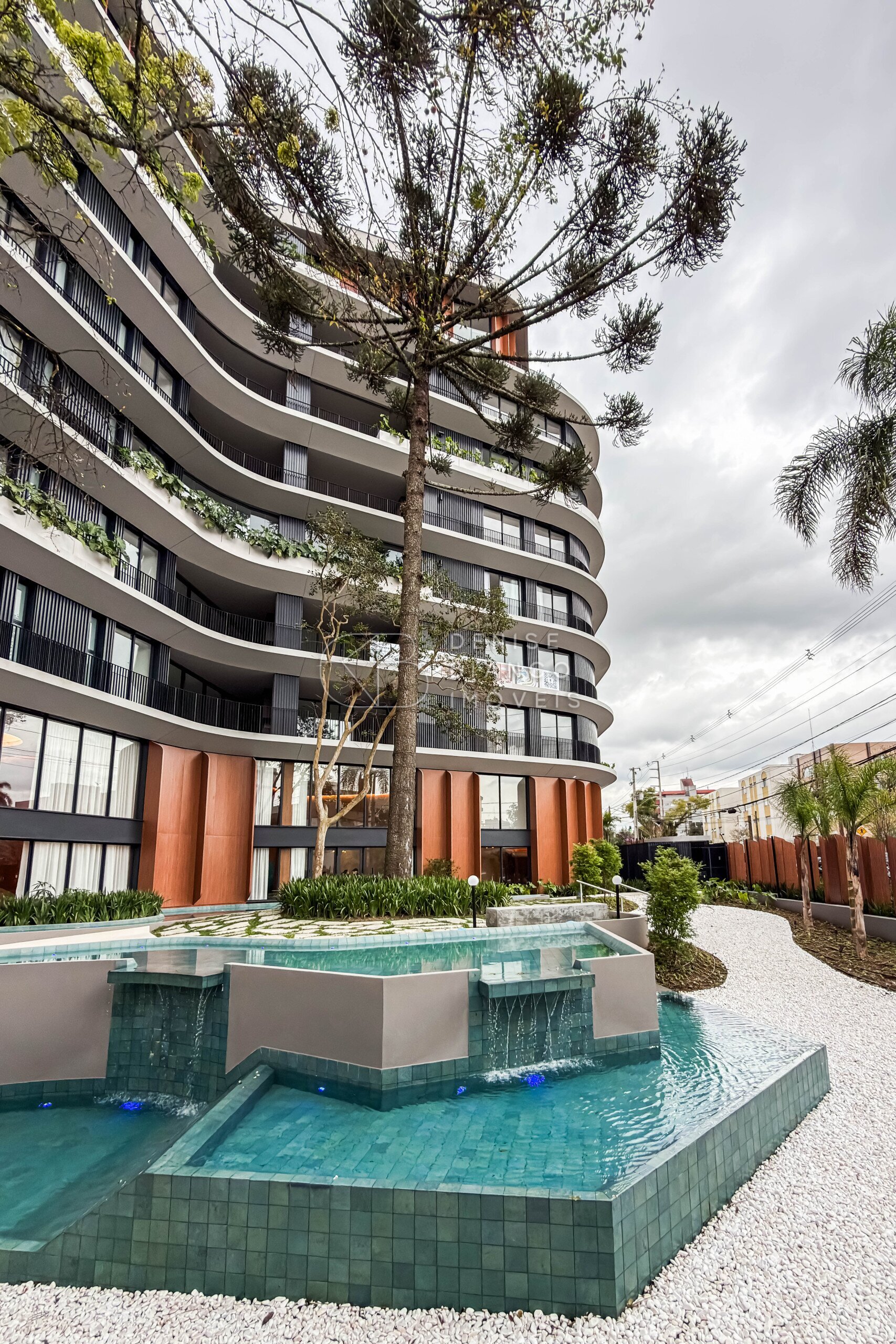 APARTAMENTO em Água Verde - Ref: DB0214