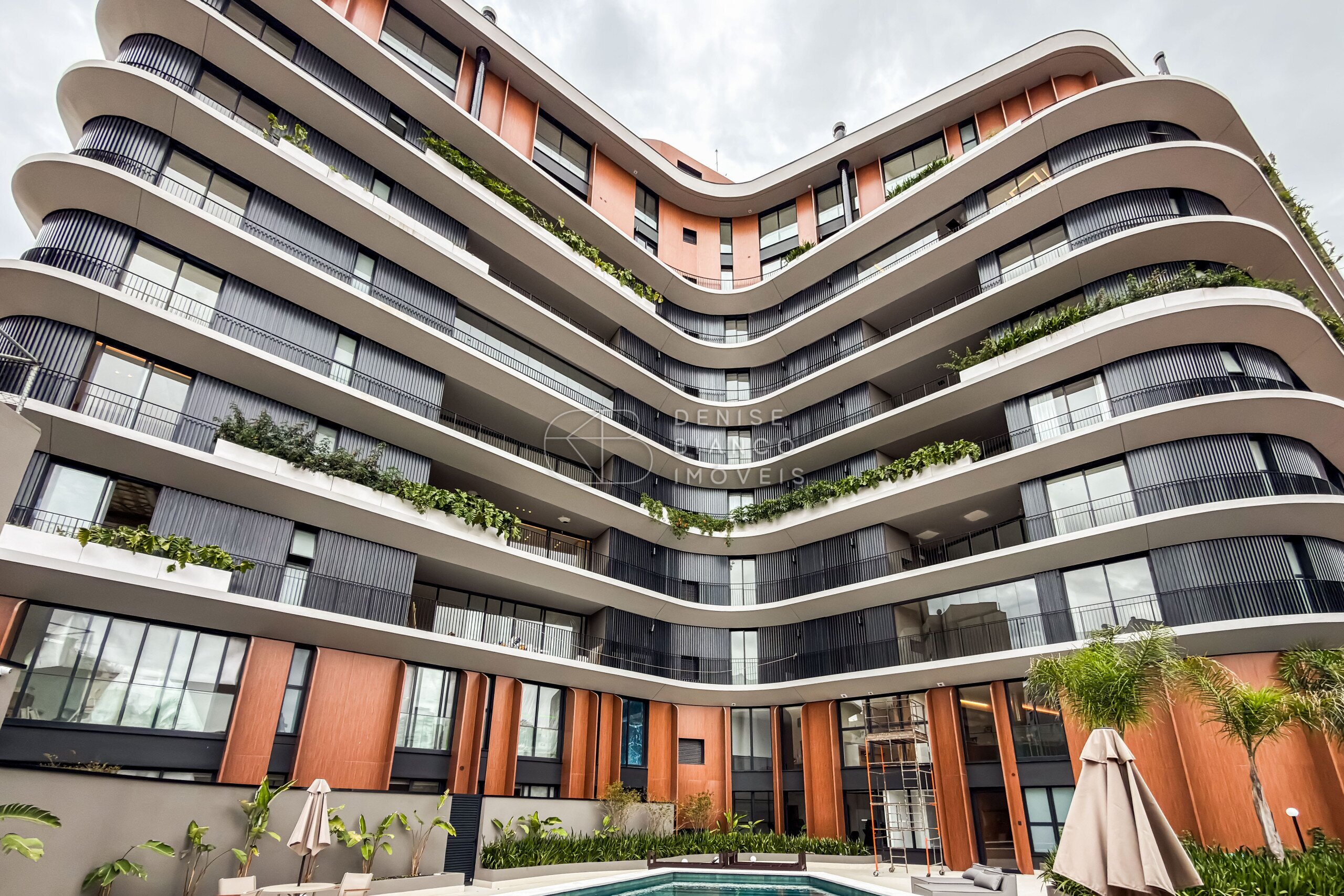 APARTAMENTO em Água Verde - Ref: DB0214