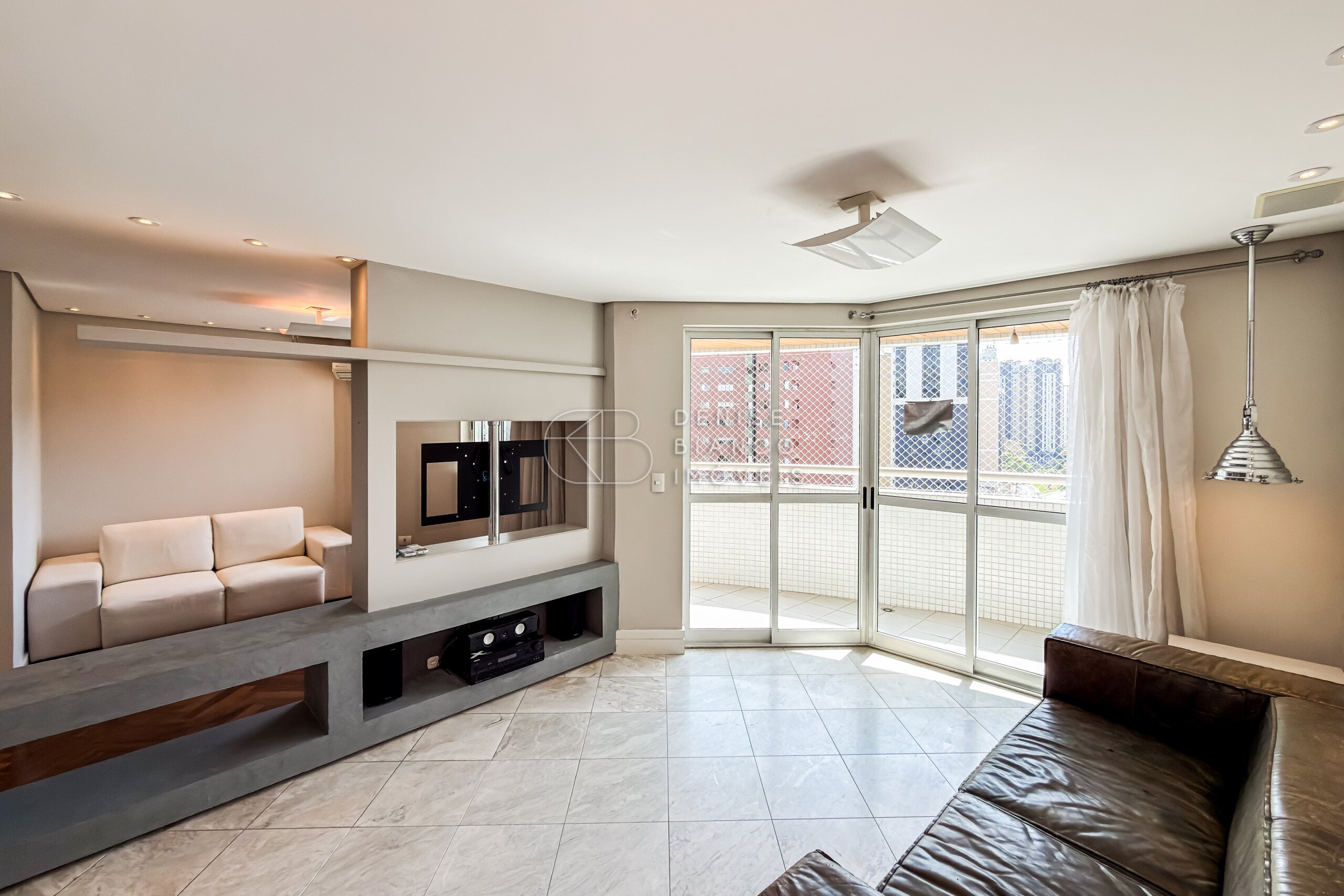 APARTAMENTO em Água Verde - Ref: DB0219
