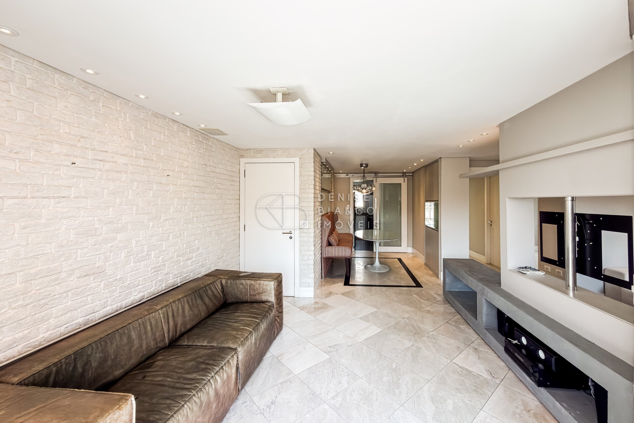 APARTAMENTO em Água Verde - Ref: DB0219