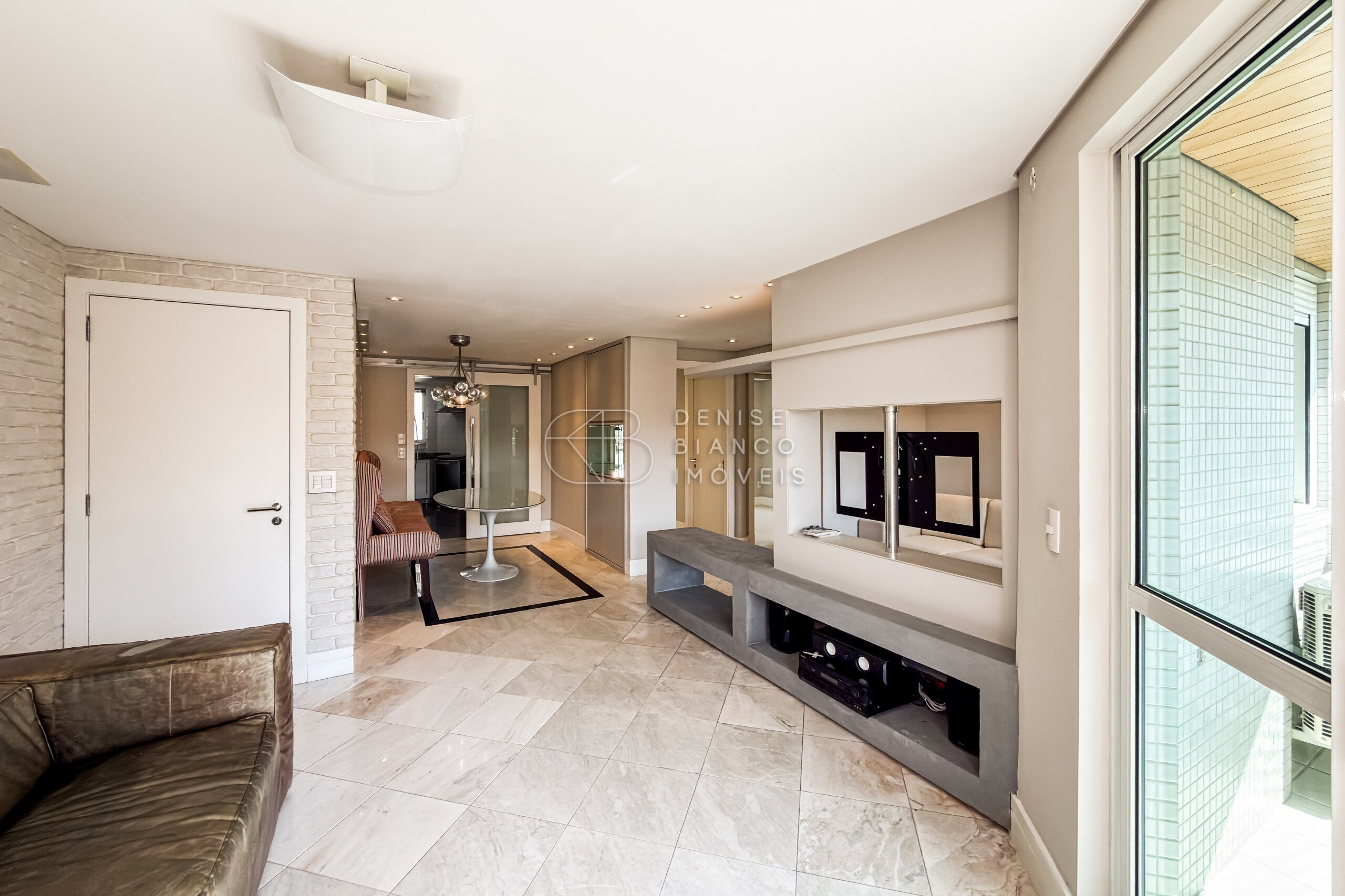 APARTAMENTO em Água Verde - Ref: DB0219