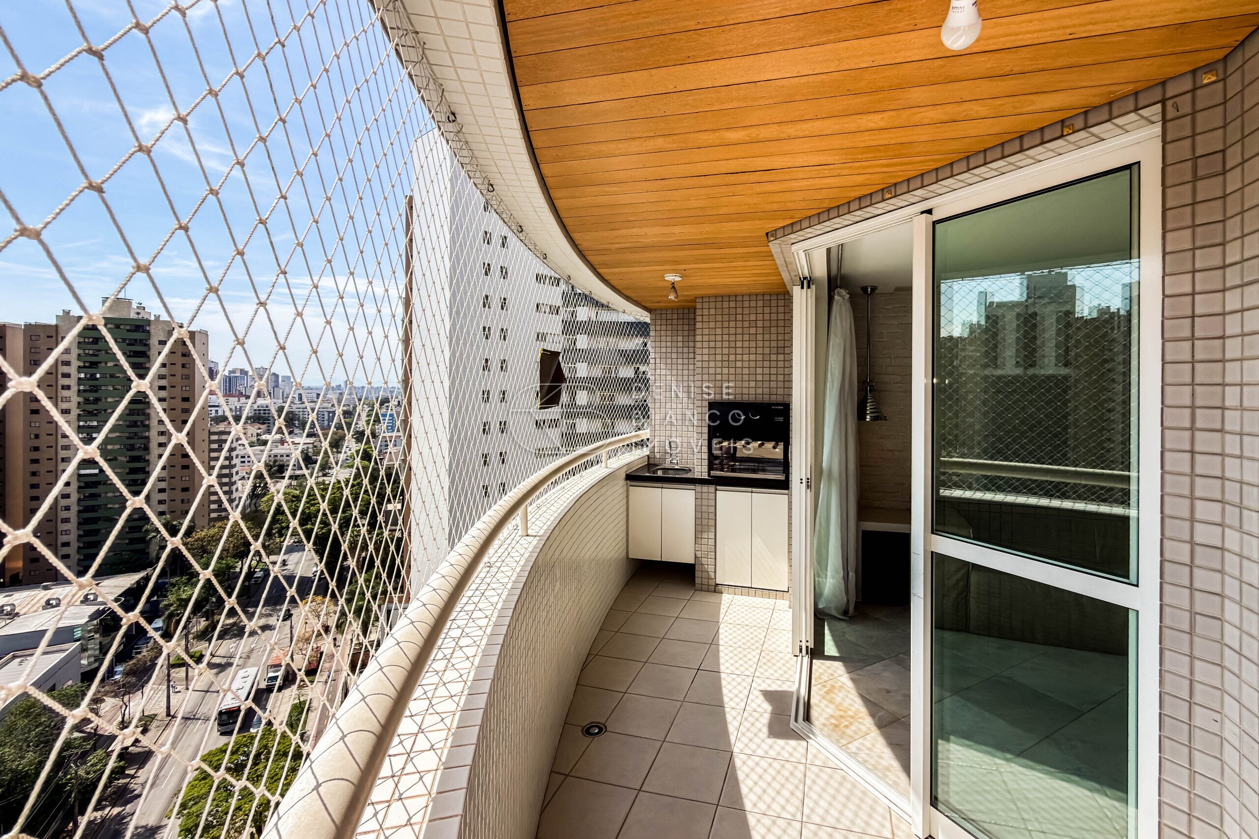 APARTAMENTO em Água Verde - Ref: DB0219