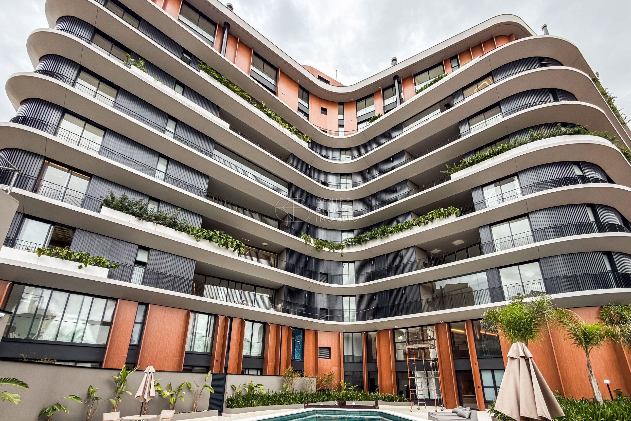 APARTAMENTO em Água Verde - Ref: DB0223
