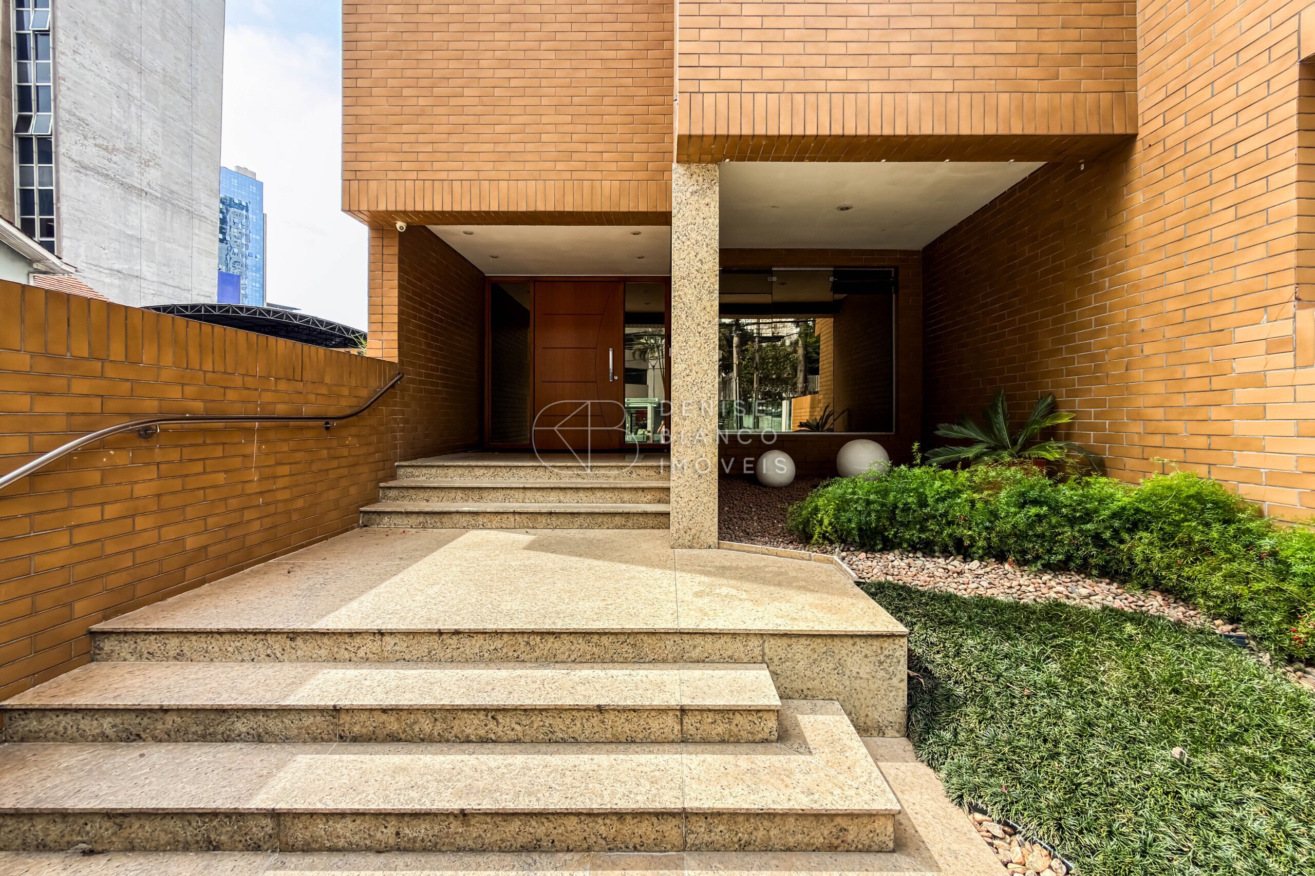 APARTAMENTO em Centro - Ref: DB0230