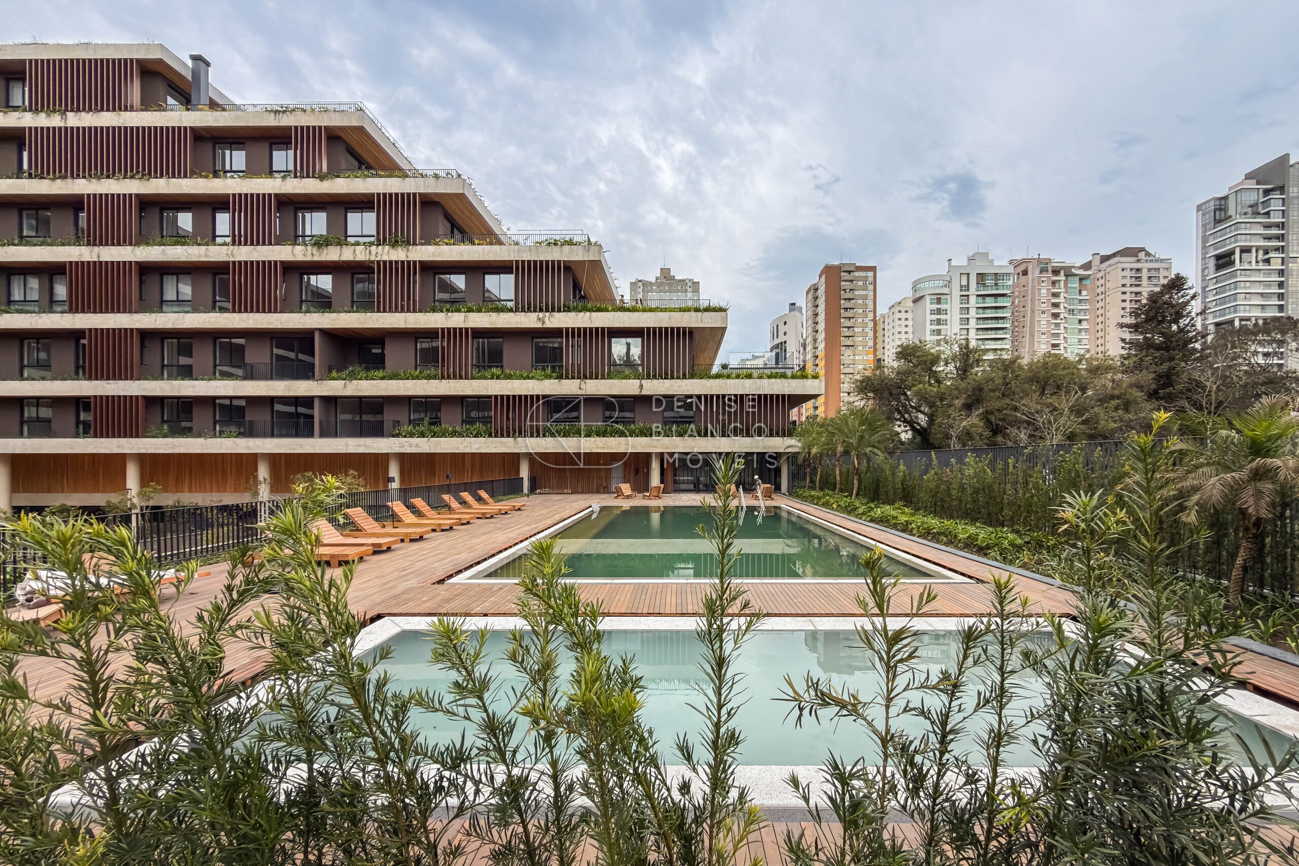 APARTAMENTO em Bigorrilho - Ref: DB0231