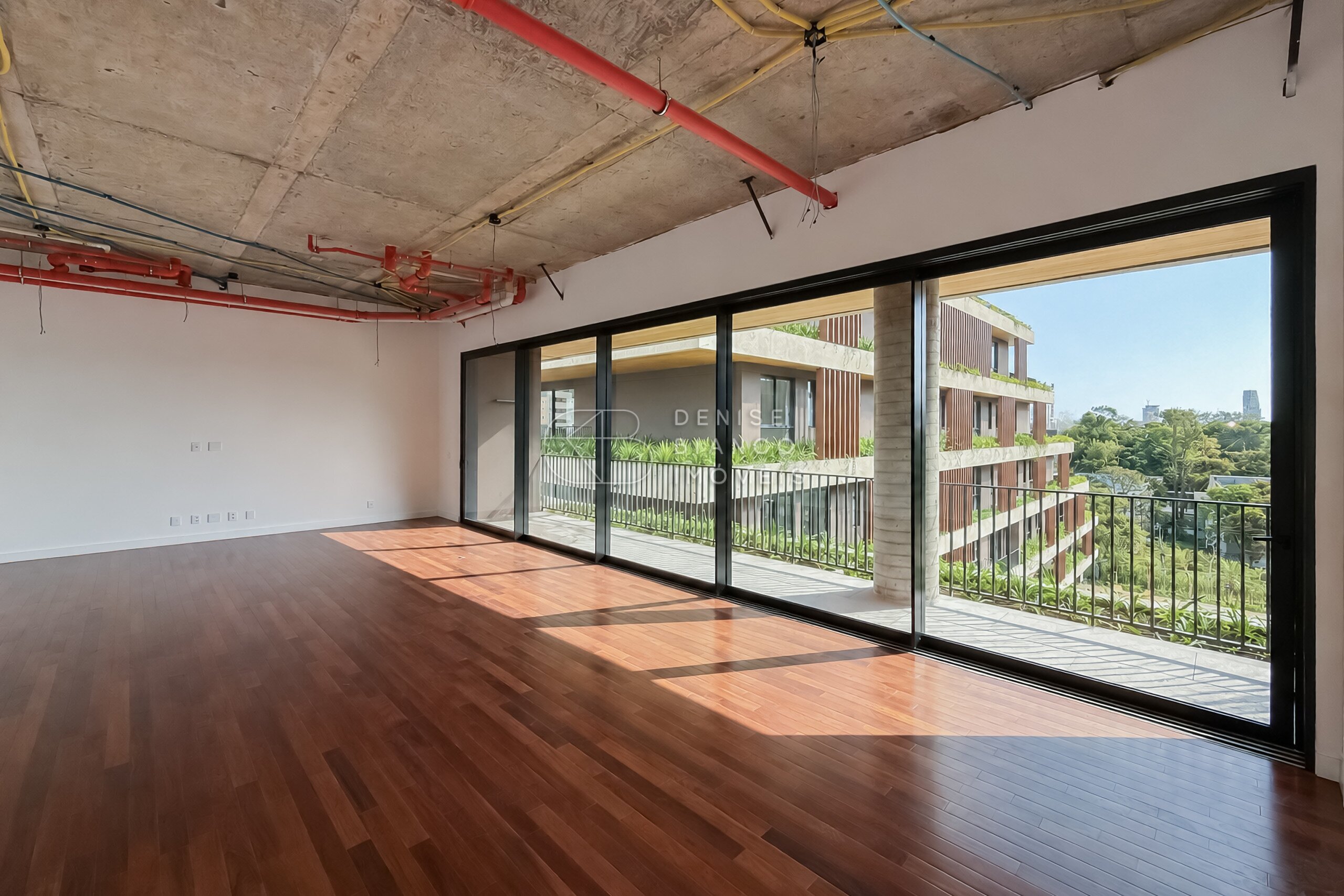 APARTAMENTO em Bigorrilho - Ref: DB0231