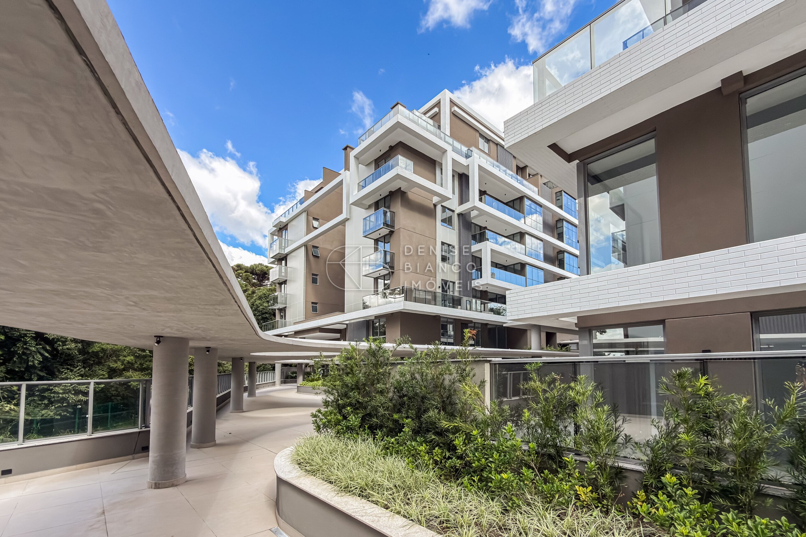 APARTAMENTO em Barigui - Ref: DB0232
