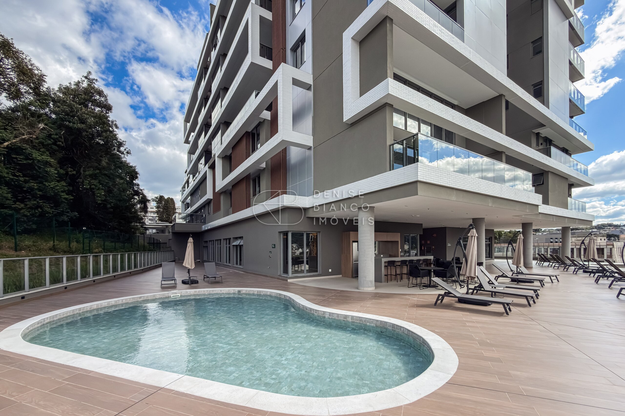 APARTAMENTO em Barigui - Ref: DB0232