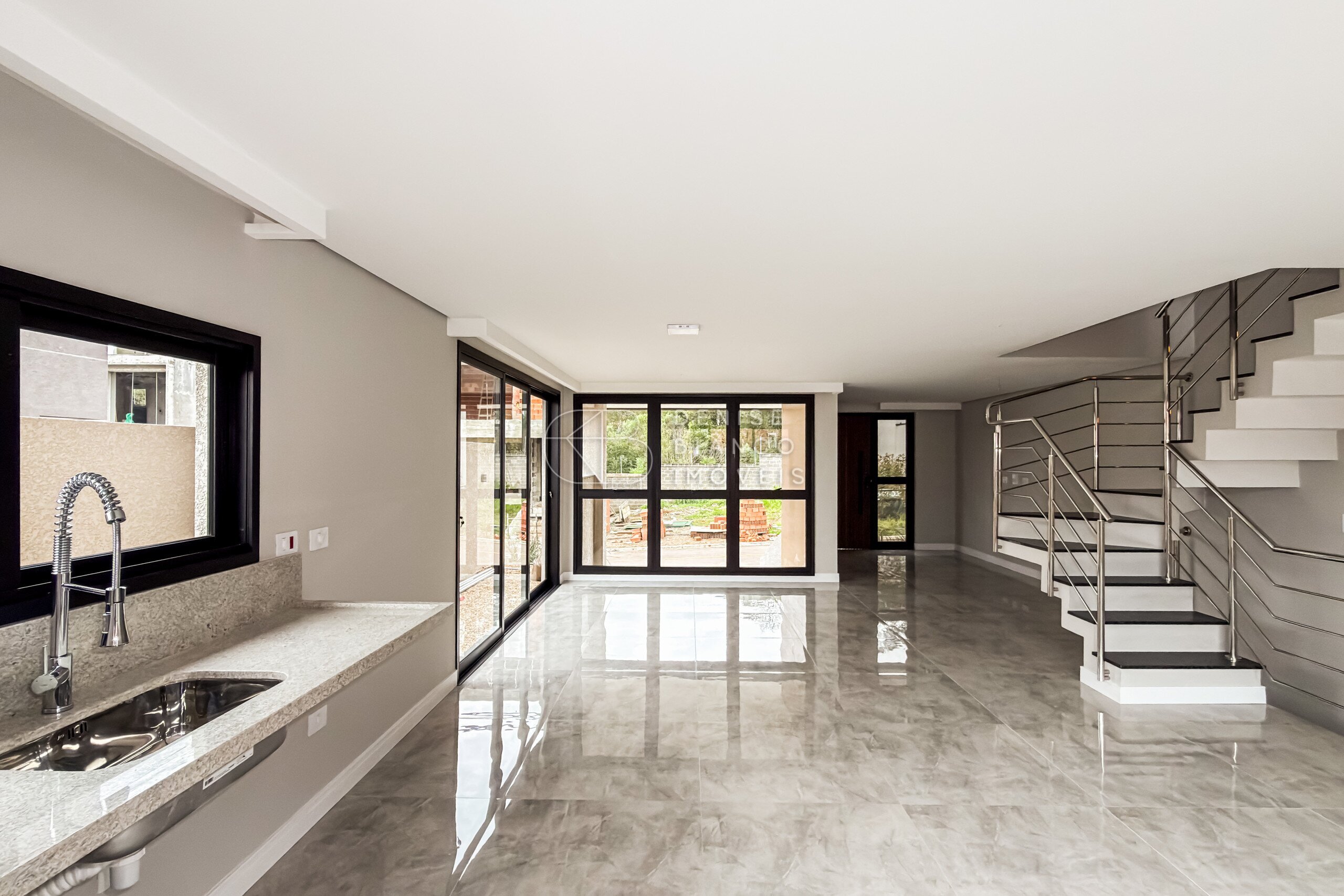 CASA EM CONDOMÍNIO em Santa Felicidade - Ref: DB0246