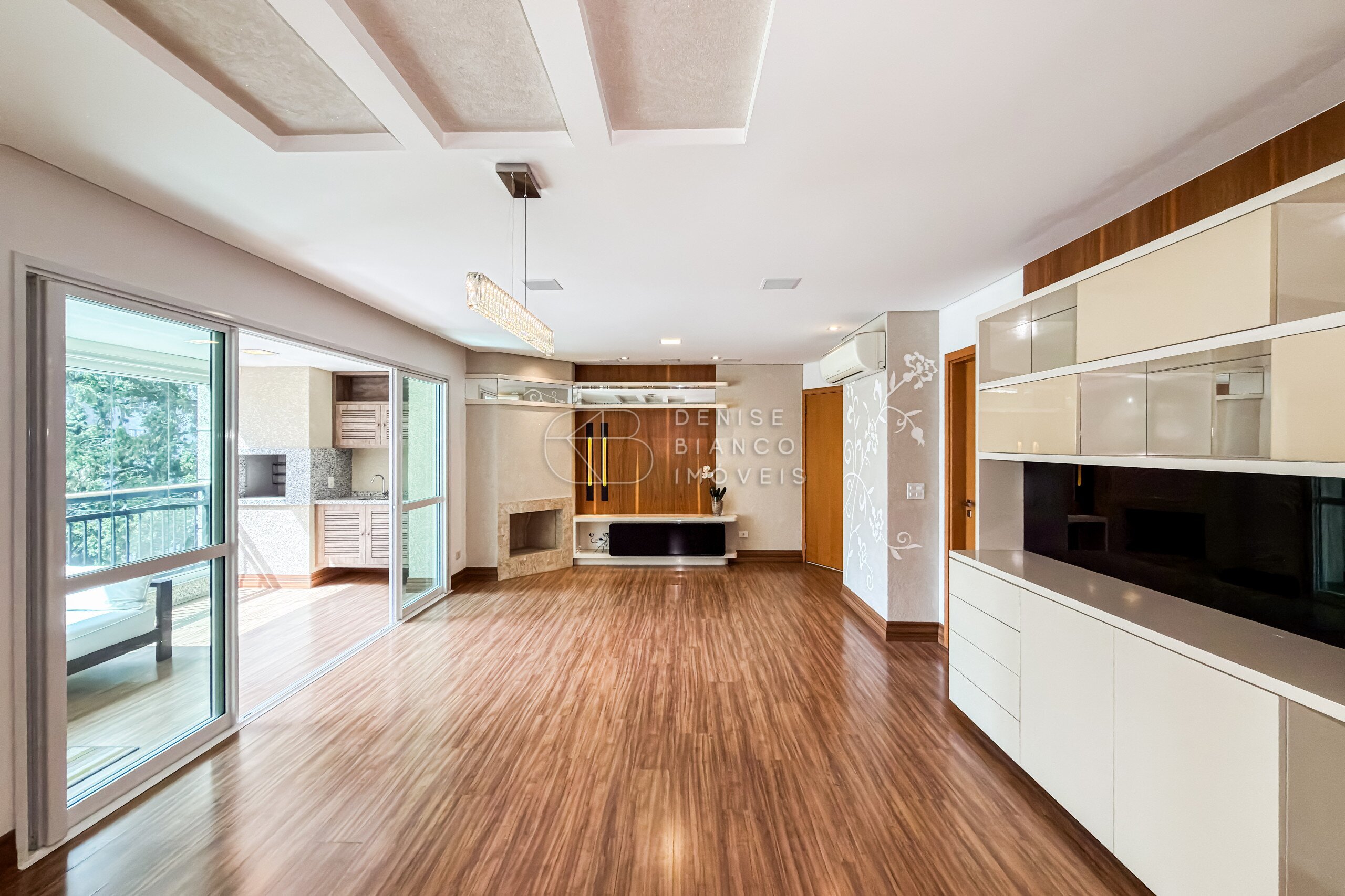 APARTAMENTO em Ahú - Ref: DB0249