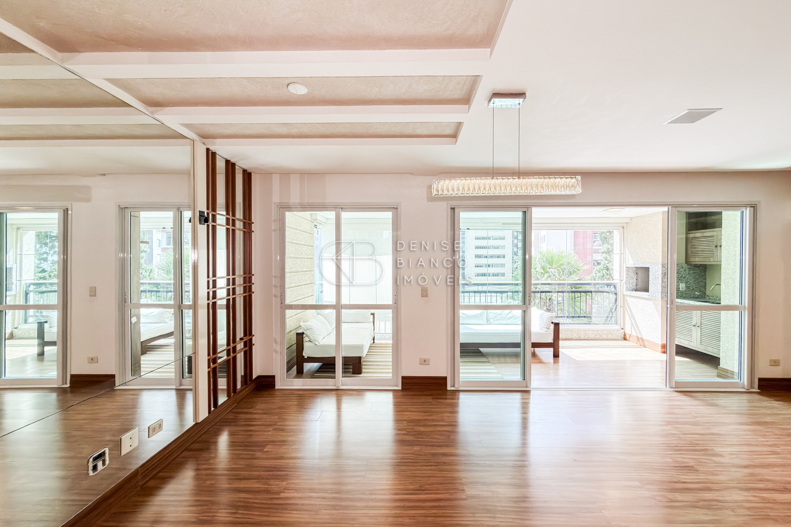 APARTAMENTO em Ahú - Ref: DB0249