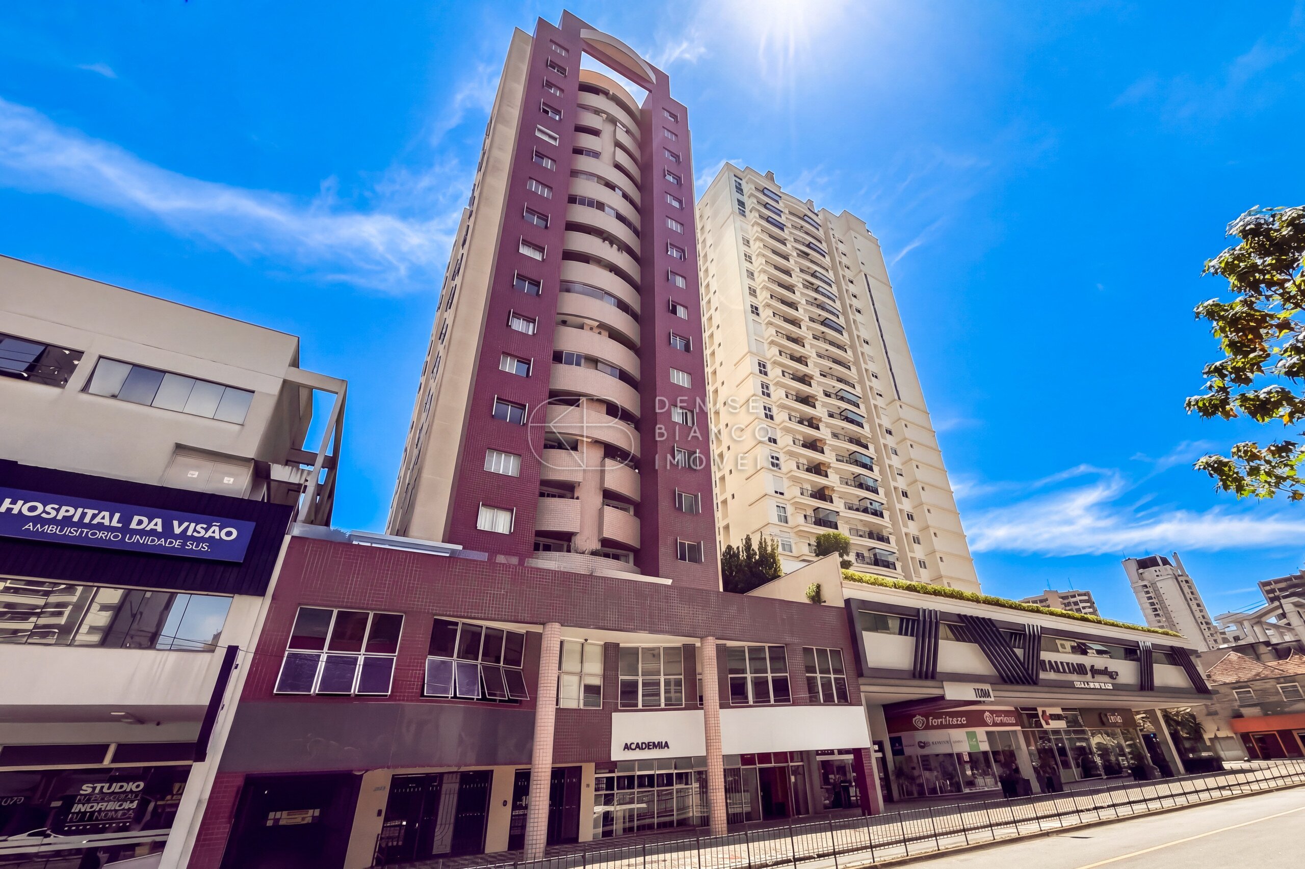 APARTAMENTO em Água Verde - Ref: DB0250