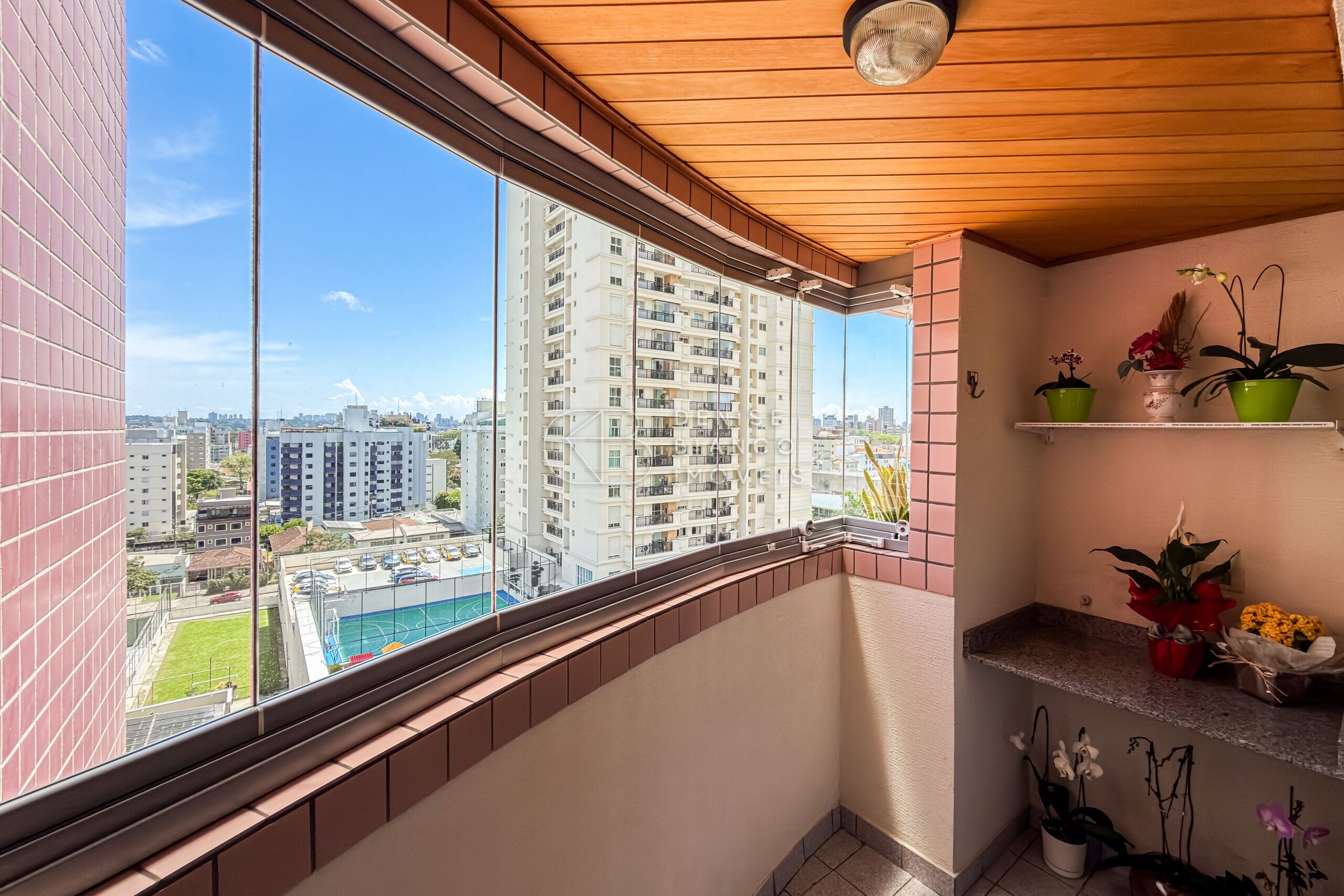 APARTAMENTO em Água Verde - Ref: DB0250