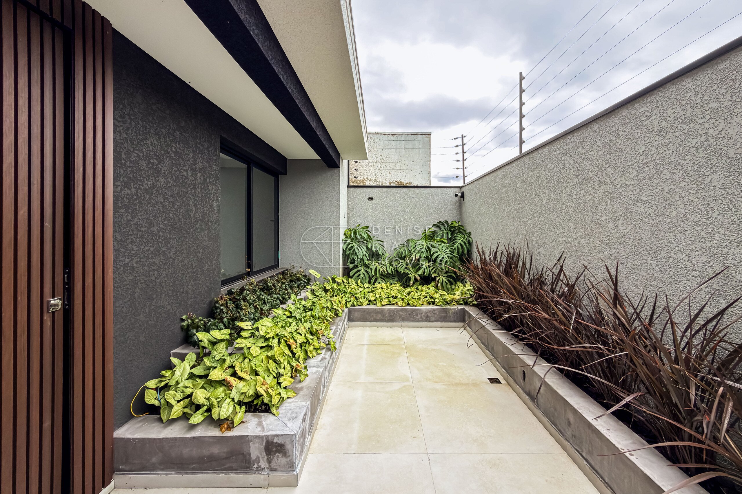 CASA EM CONDOMÍNIO em Seminário - Ref: DB0251