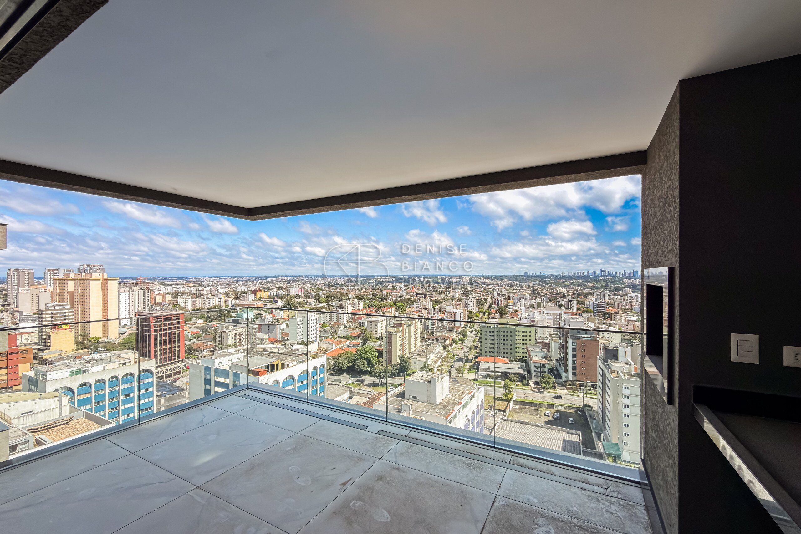 APARTAMENTO em Água Verde - Ref: DB0253