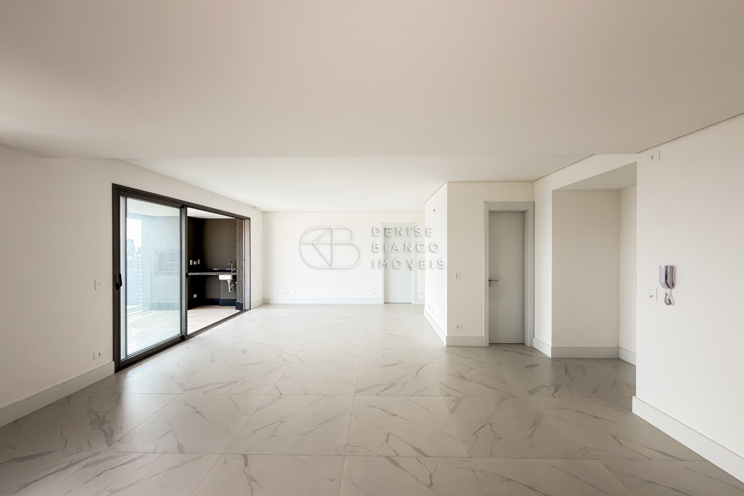 APARTAMENTO em Água Verde - Ref: DB0253