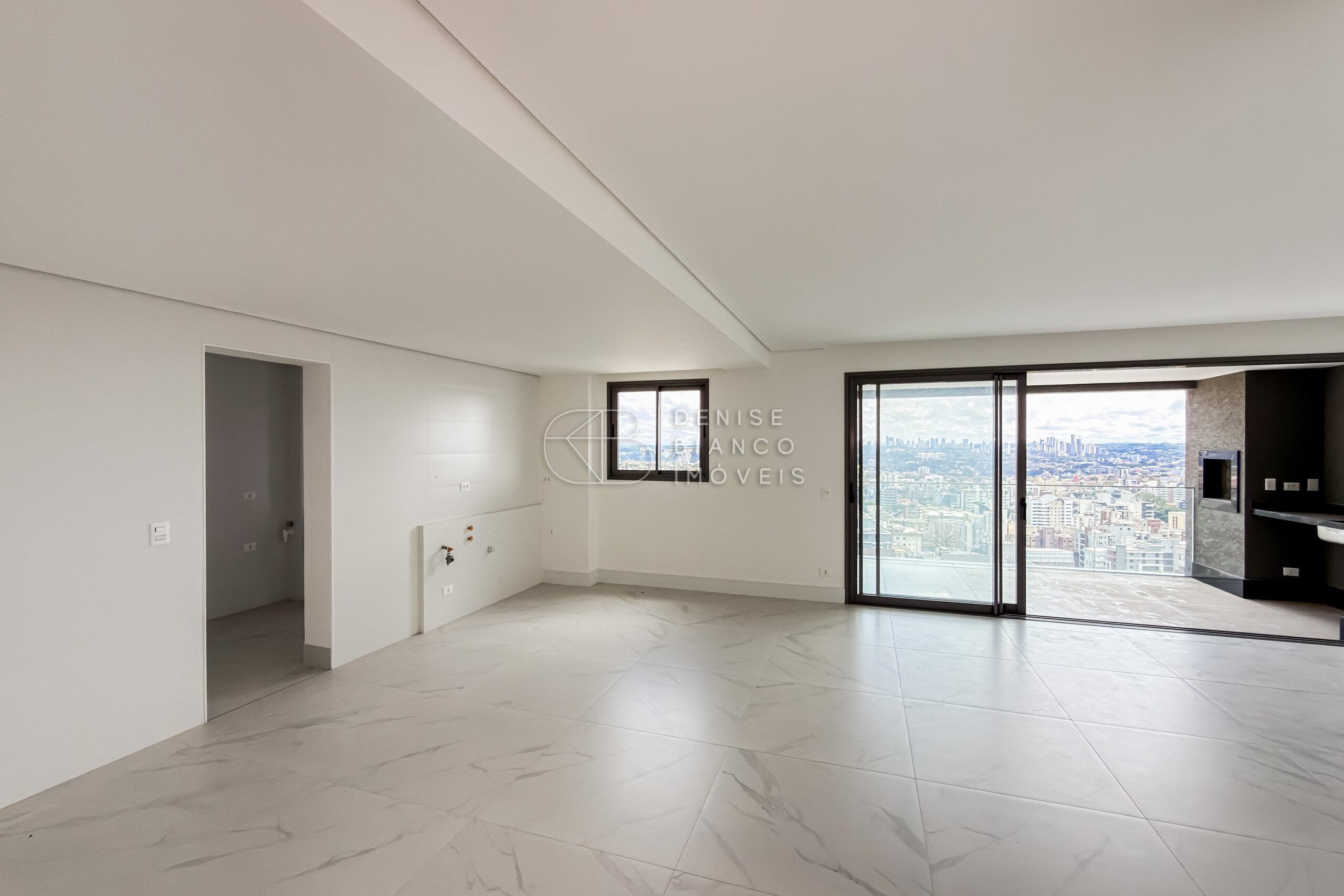 APARTAMENTO em Água Verde - Ref: DB0253