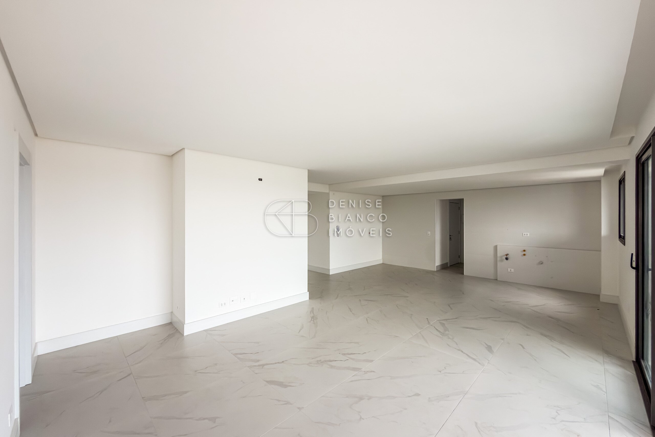 APARTAMENTO em Água Verde - Ref: DB0253