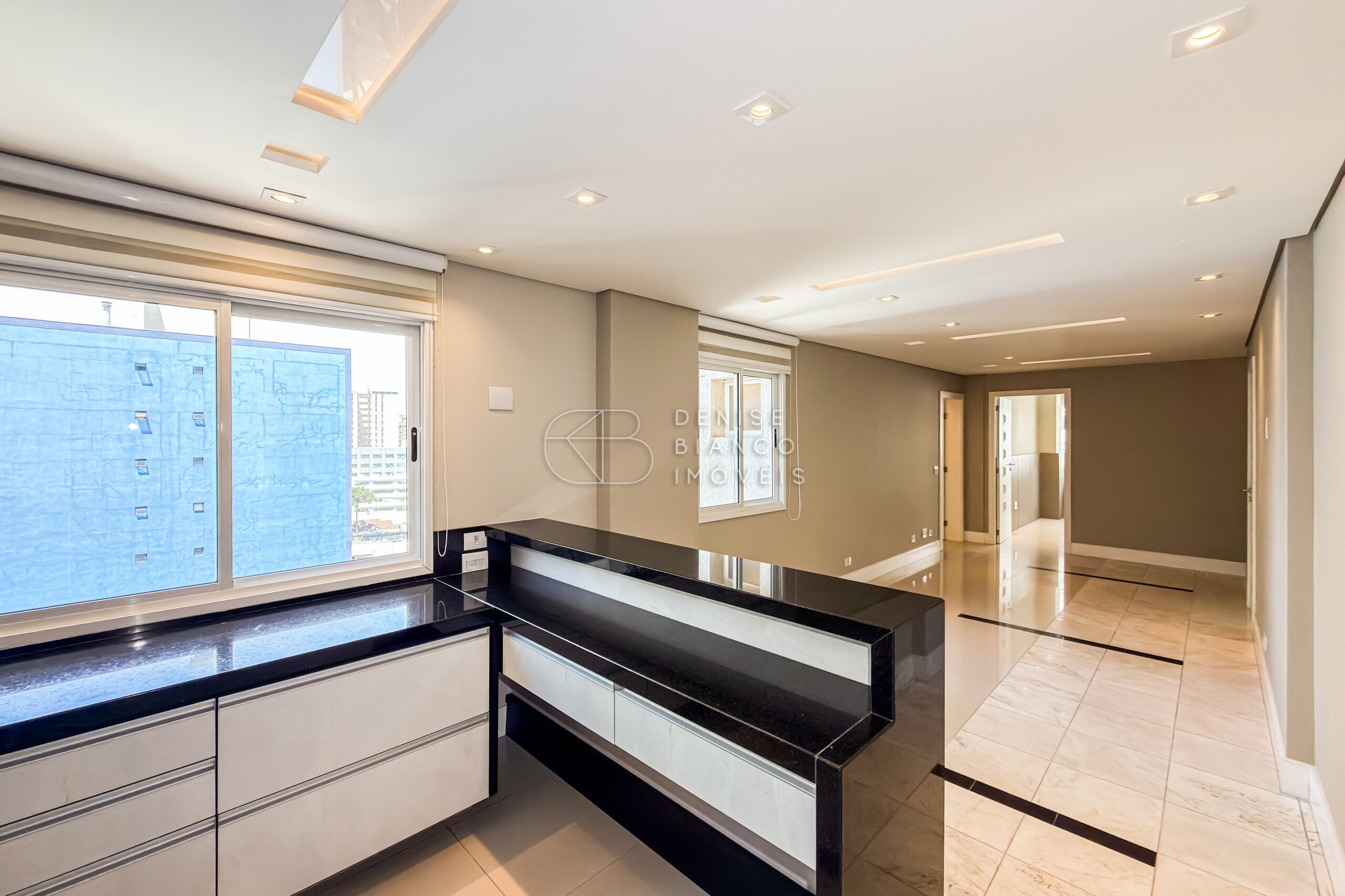APARTAMENTO em Água Verde - Ref: DB0258