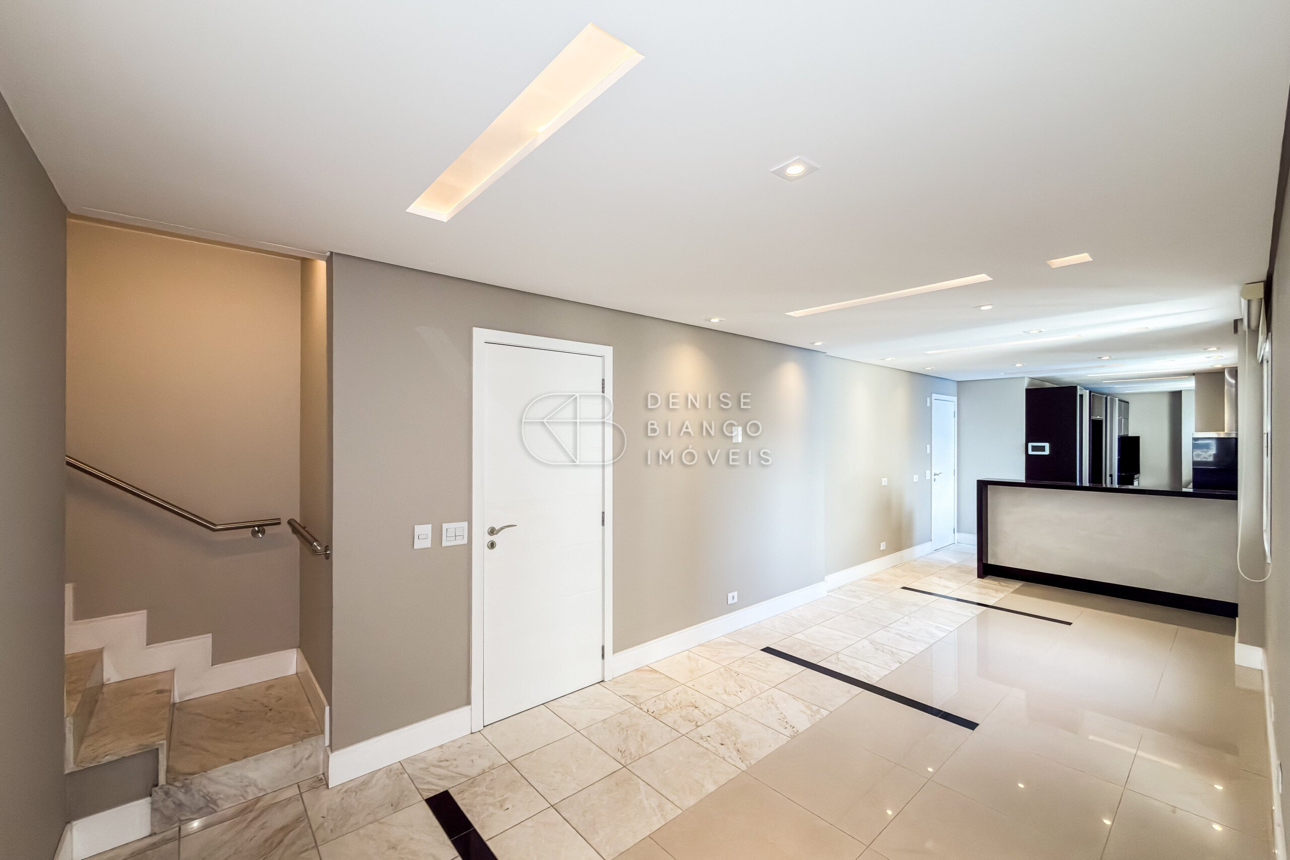 APARTAMENTO em Água Verde - Ref: DB0258