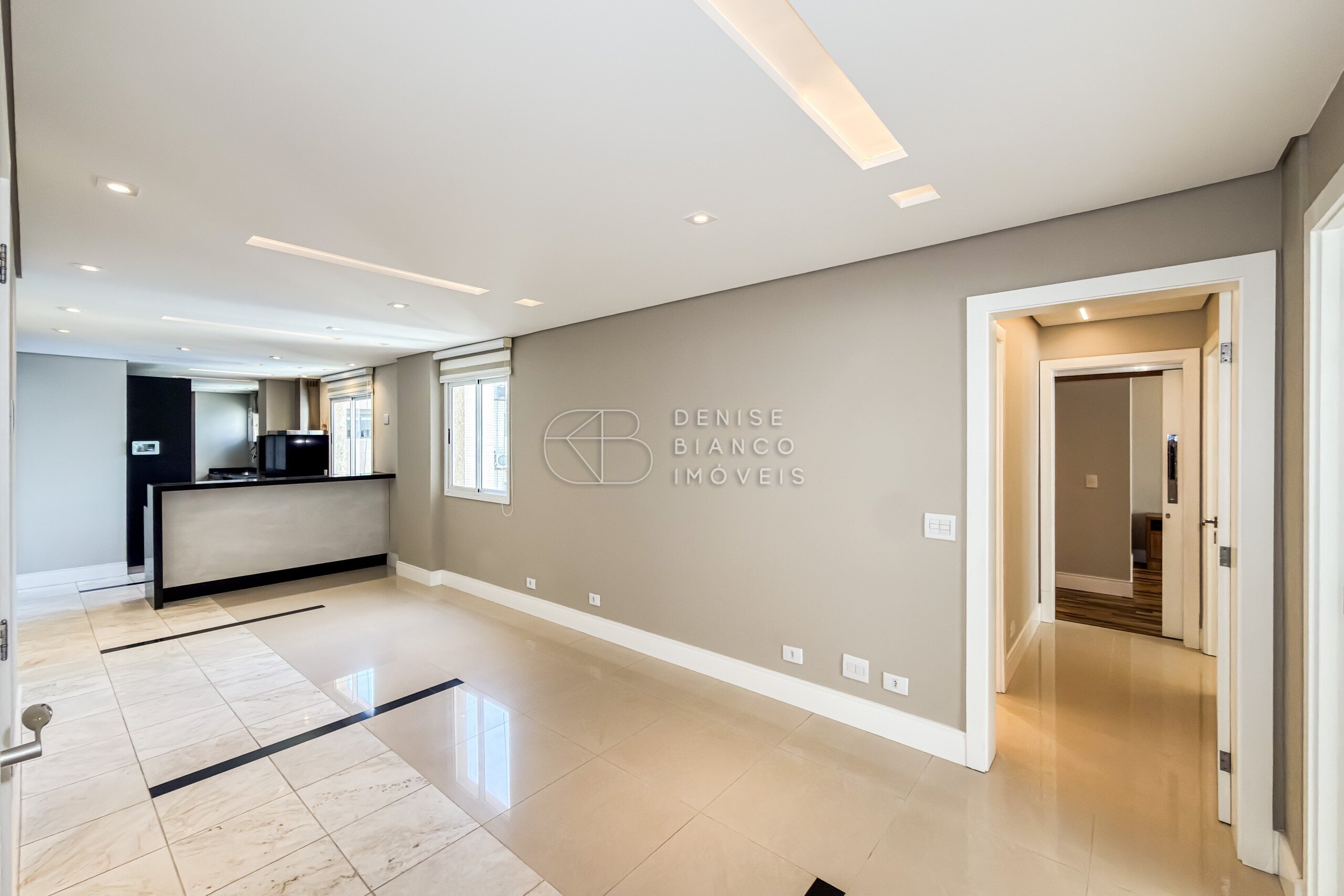 APARTAMENTO em Água Verde - Ref: DB0258