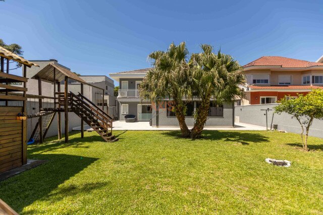 Casa em Condomínio no bairro Santa Felicidade