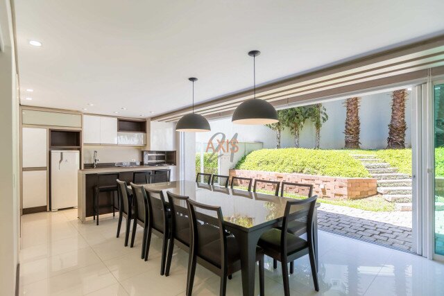 Casa em Condomínio no bairro Santa Felicidade