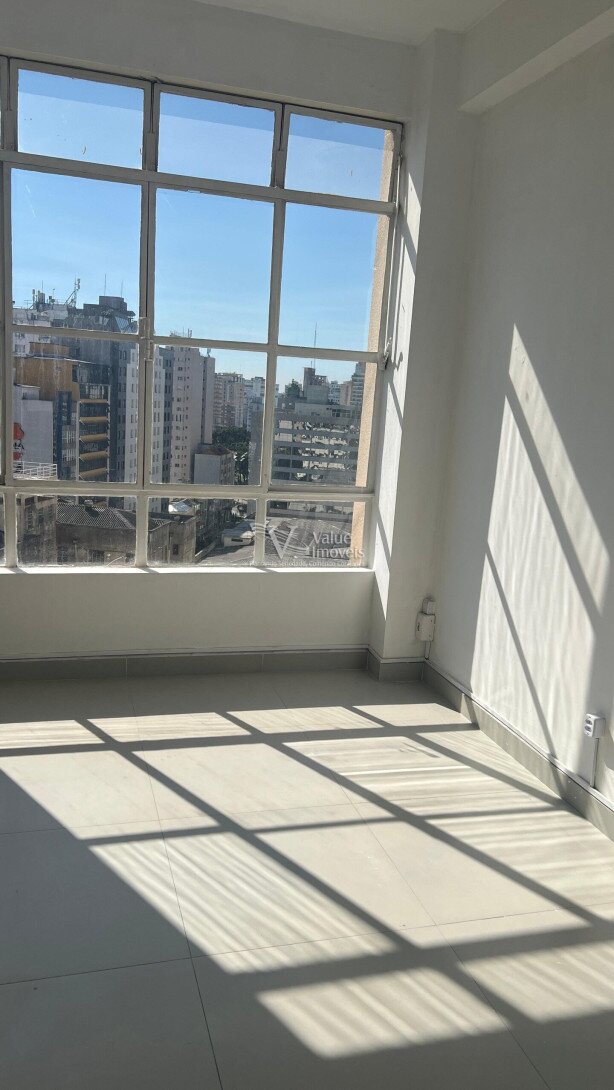 Foto 2 - CONJUNTO/SALA COMERCIAL em CURITIBA - PR, no bairro Centro - Referência VI-LC-SALATIJUCAS