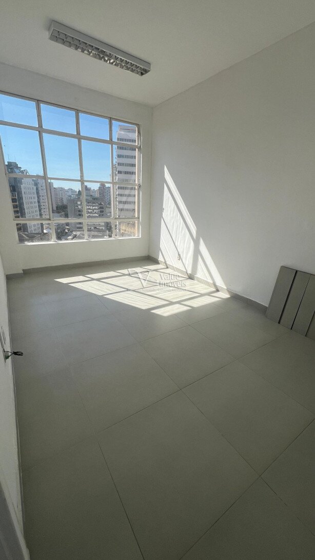 Foto 1 - CONJUNTO/SALA COMERCIAL em CURITIBA - PR, no bairro Centro - Referência VI-LC-SALATIJUCAS