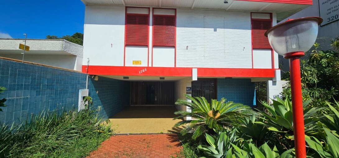 Foto 2 - CASA em CURITIBA - PR, no bairro Ahú - Referência PIL-CASA0551