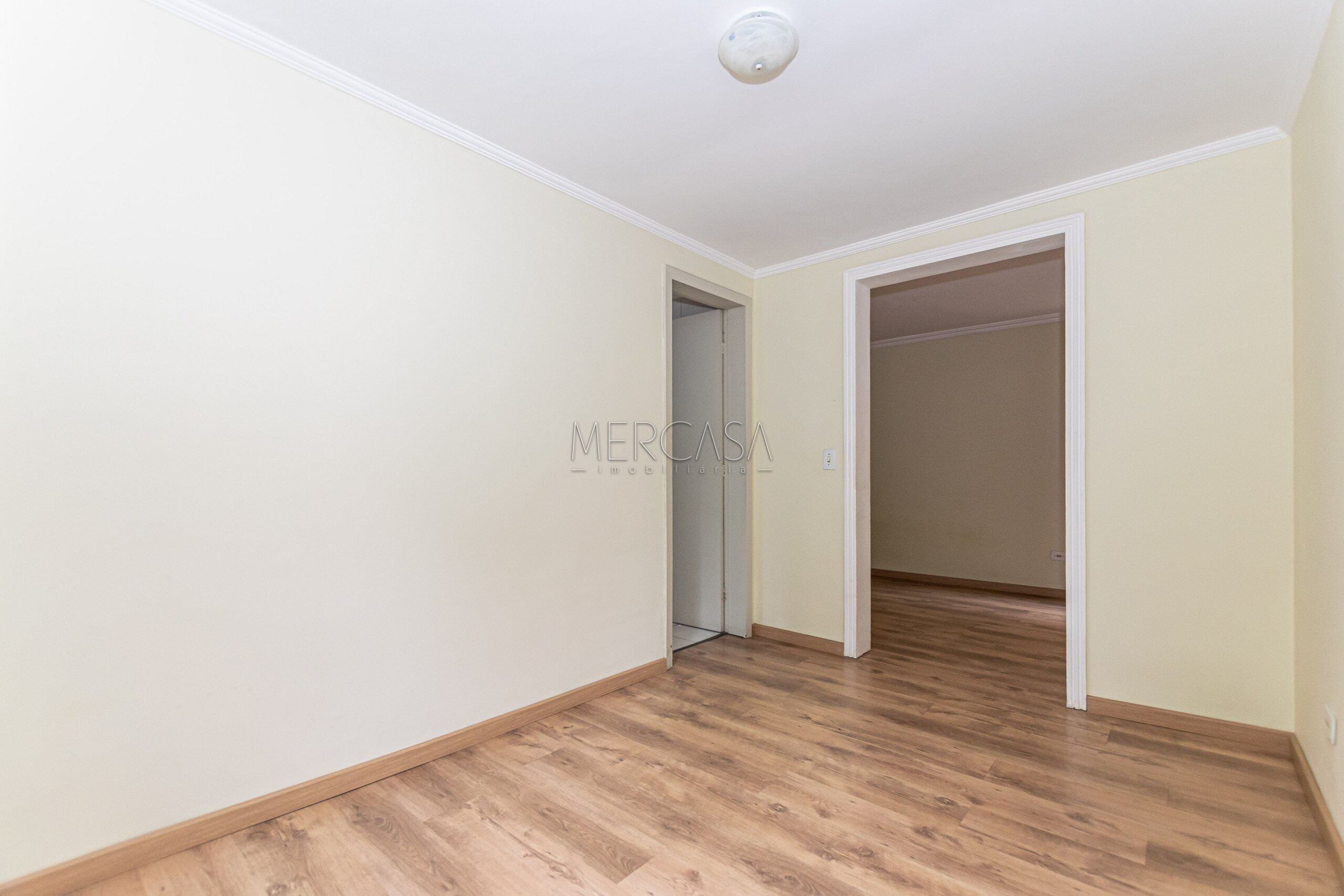 Apartamento à venda em Ecoville, Curitiba — Imobiliária Razão