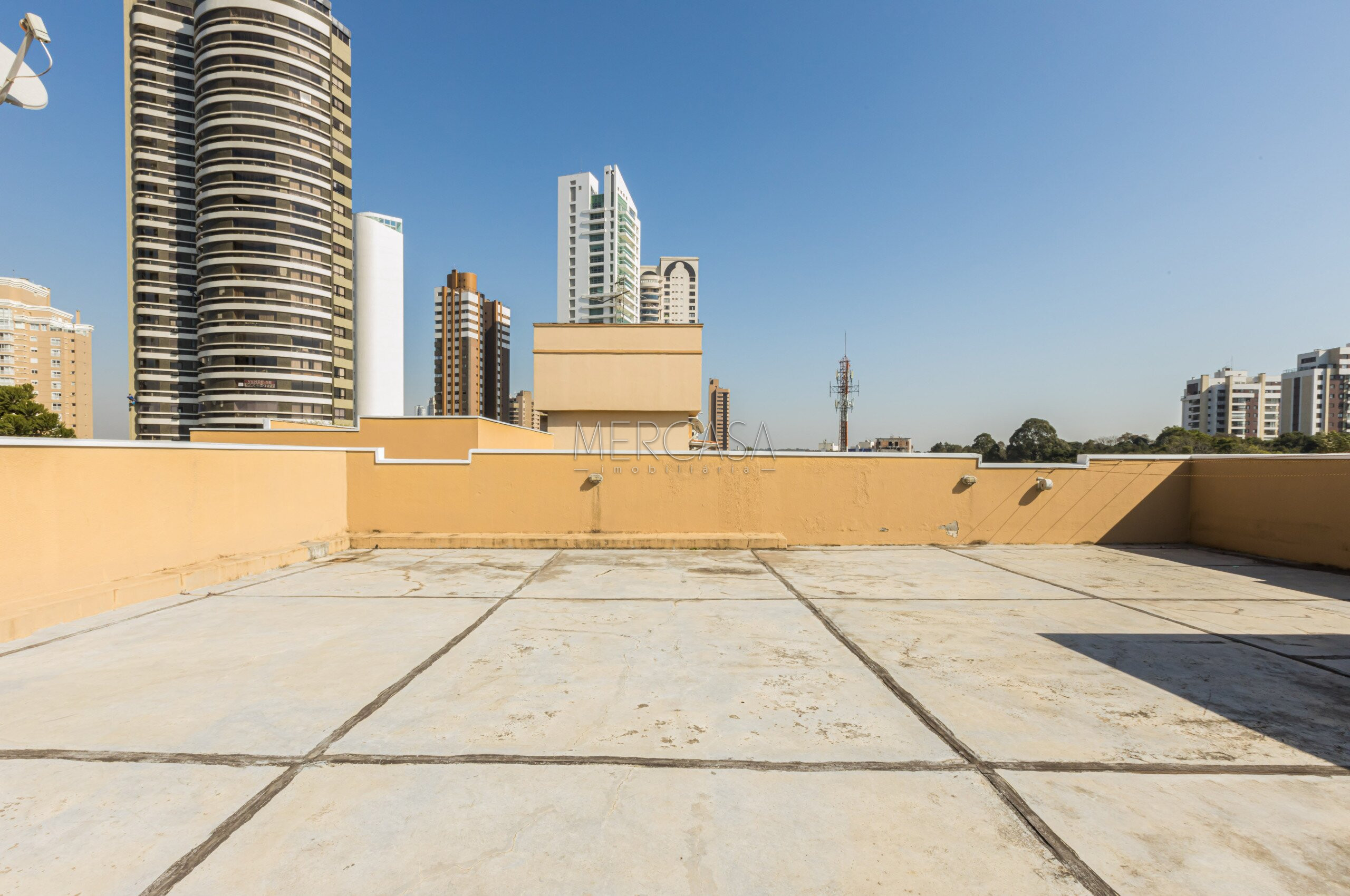 Apartamento à venda em Ecoville, Curitiba — Imobiliária Razão